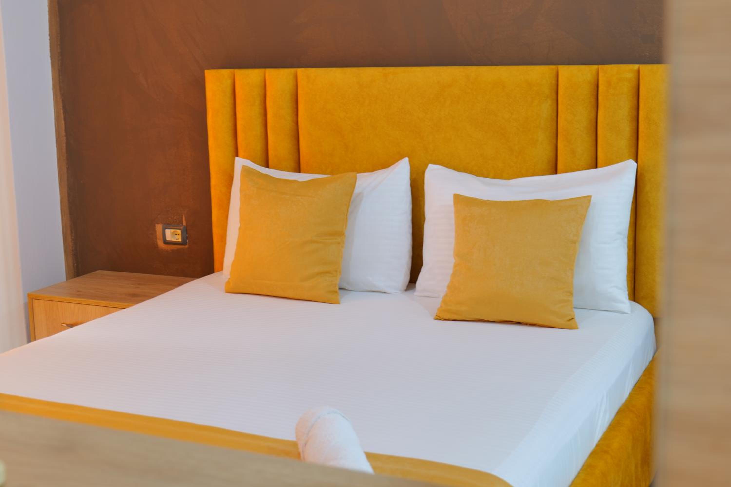 HOTEL ADI-VERA