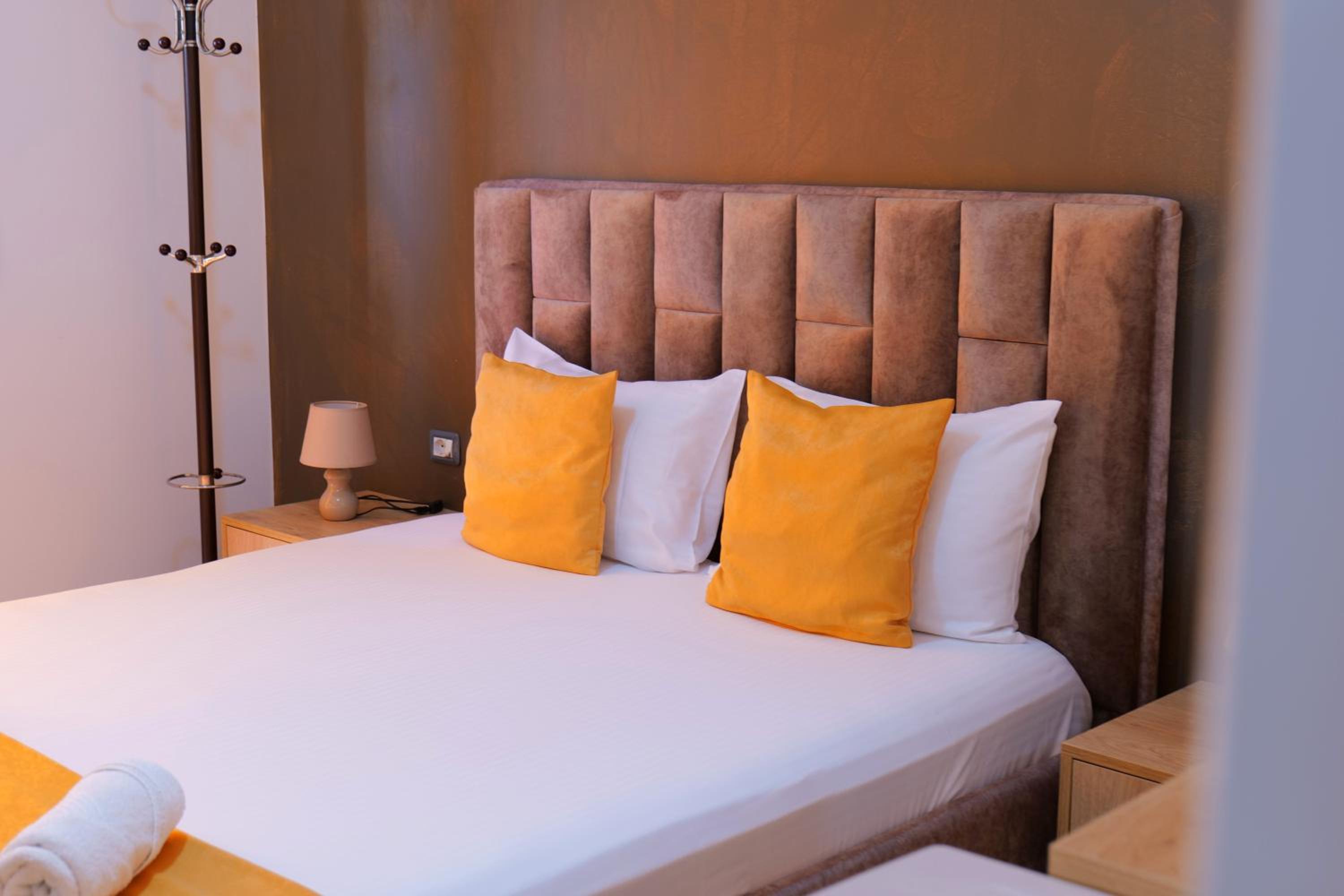 HOTEL ADI-VERA