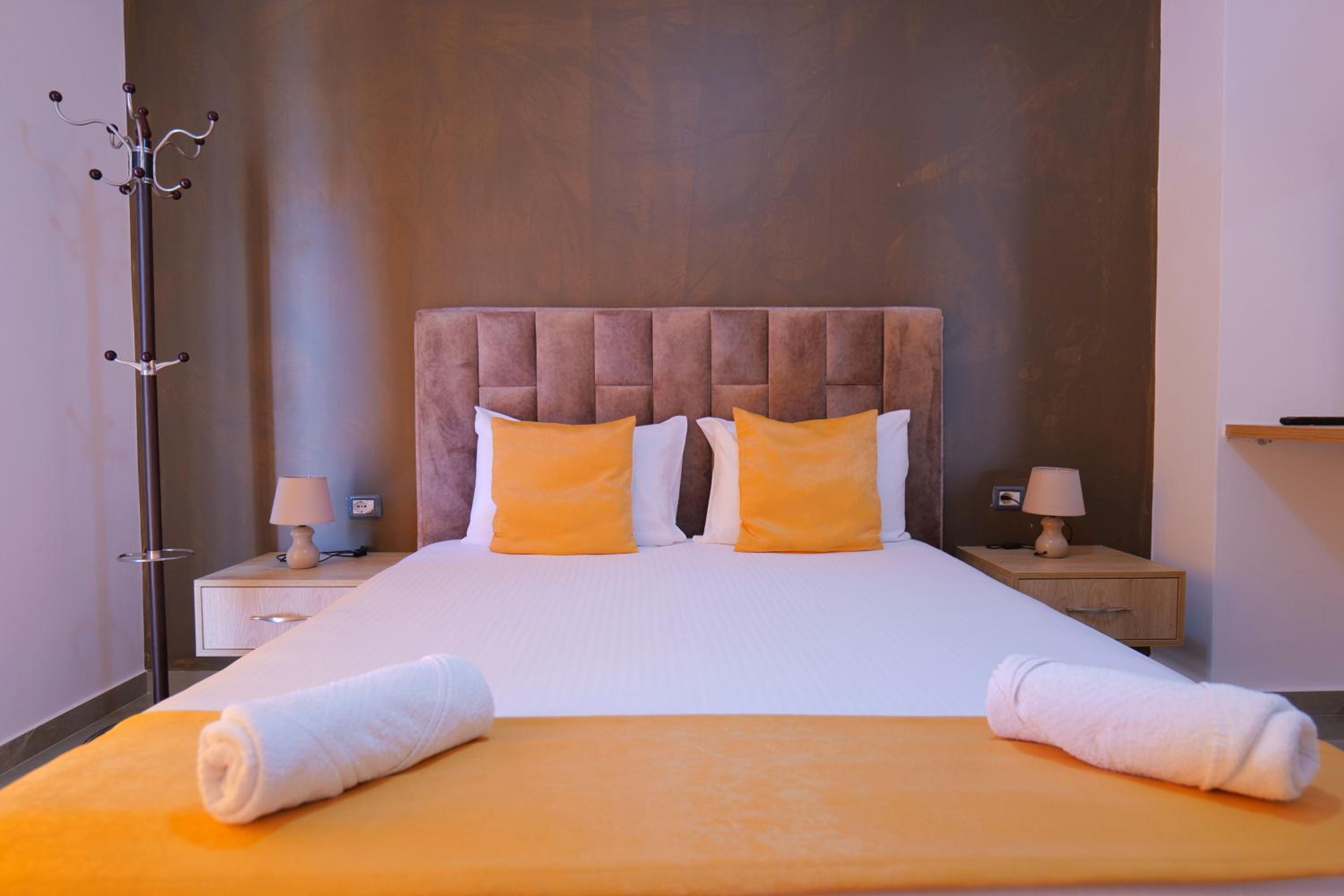 HOTEL ADI-VERA