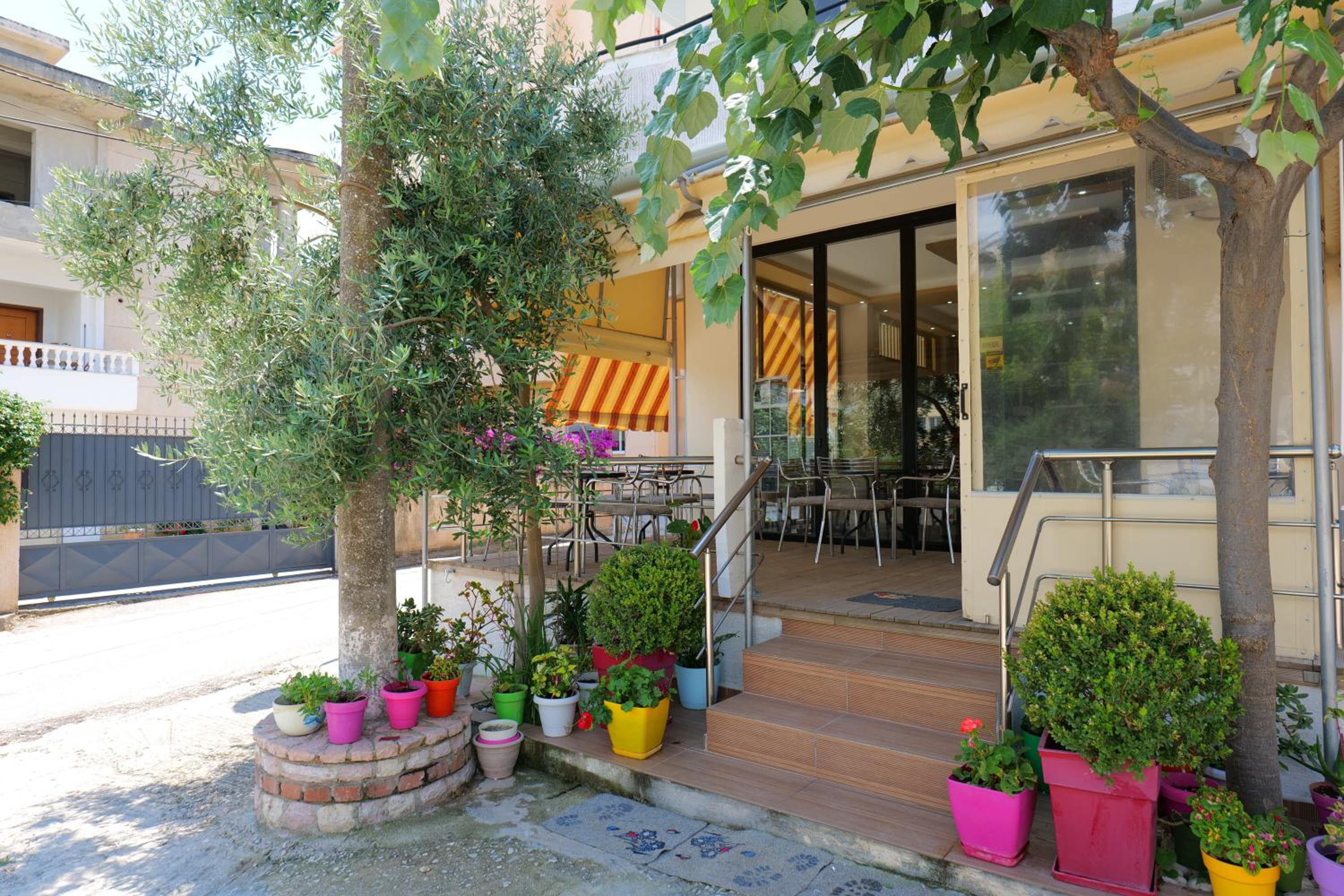 HOTEL ADI-VERA