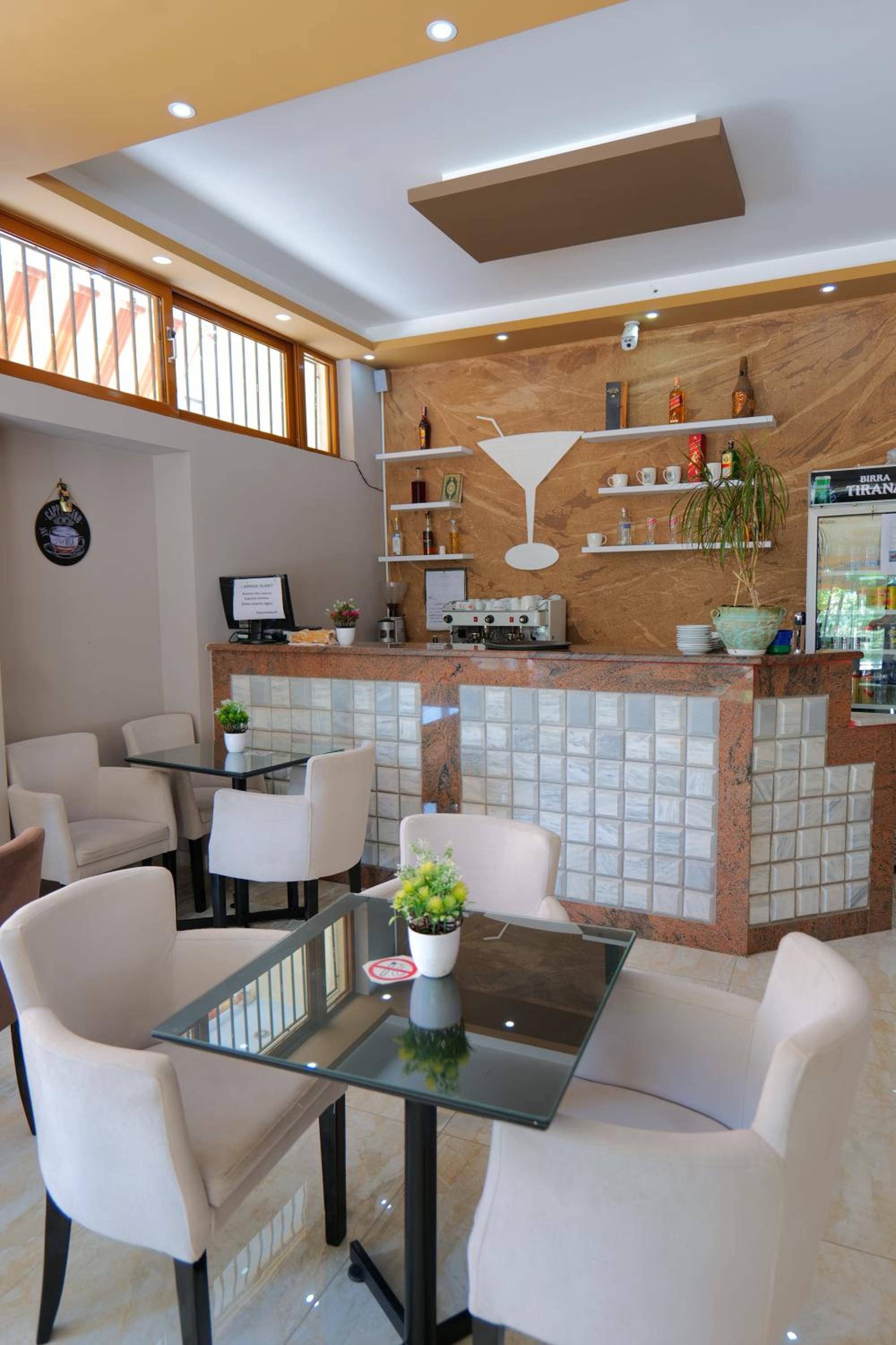 HOTEL ADI-VERA