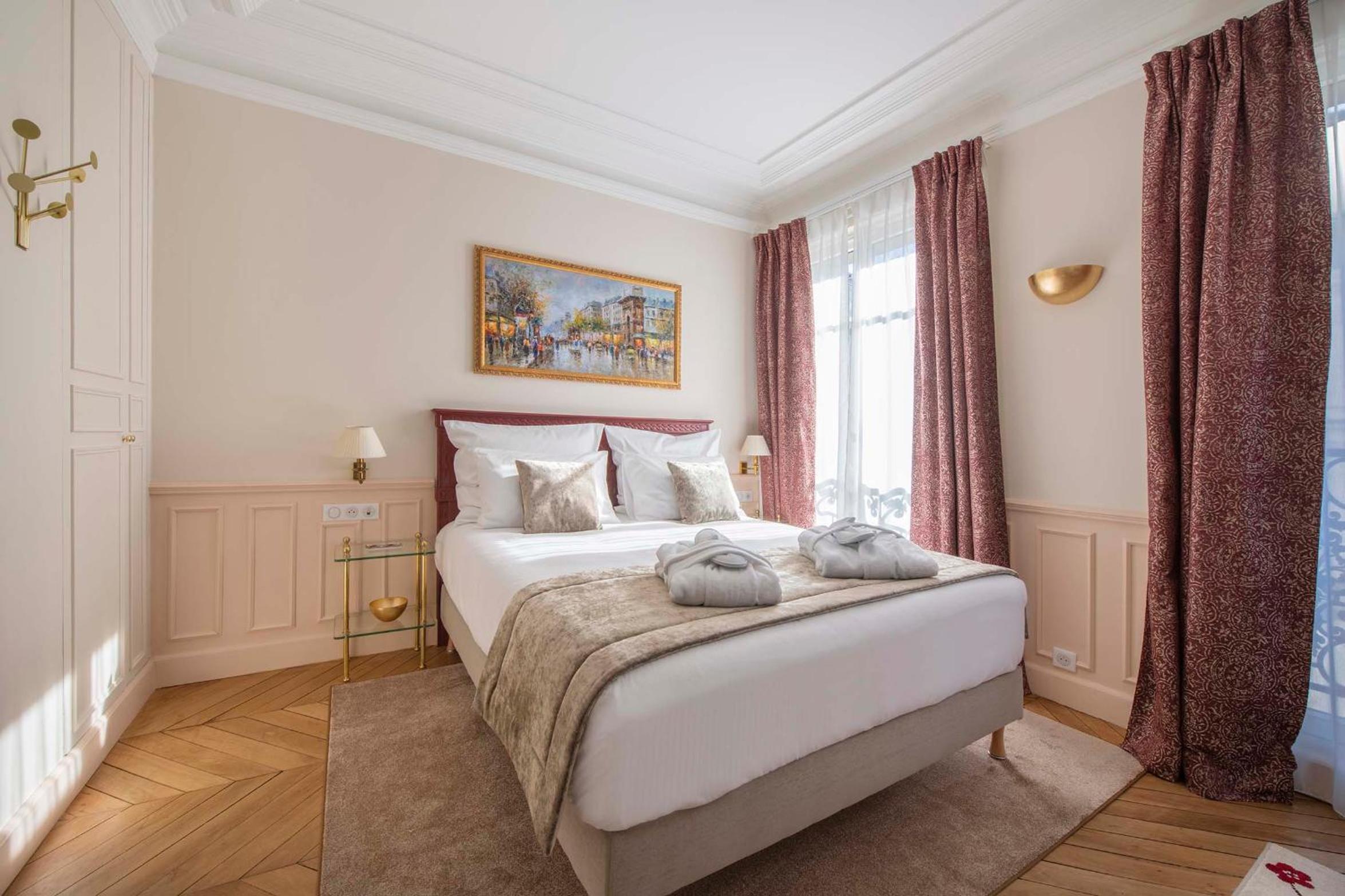 LE BEAU MARAIS - Luxury Apartments, AIR COND, LIFT