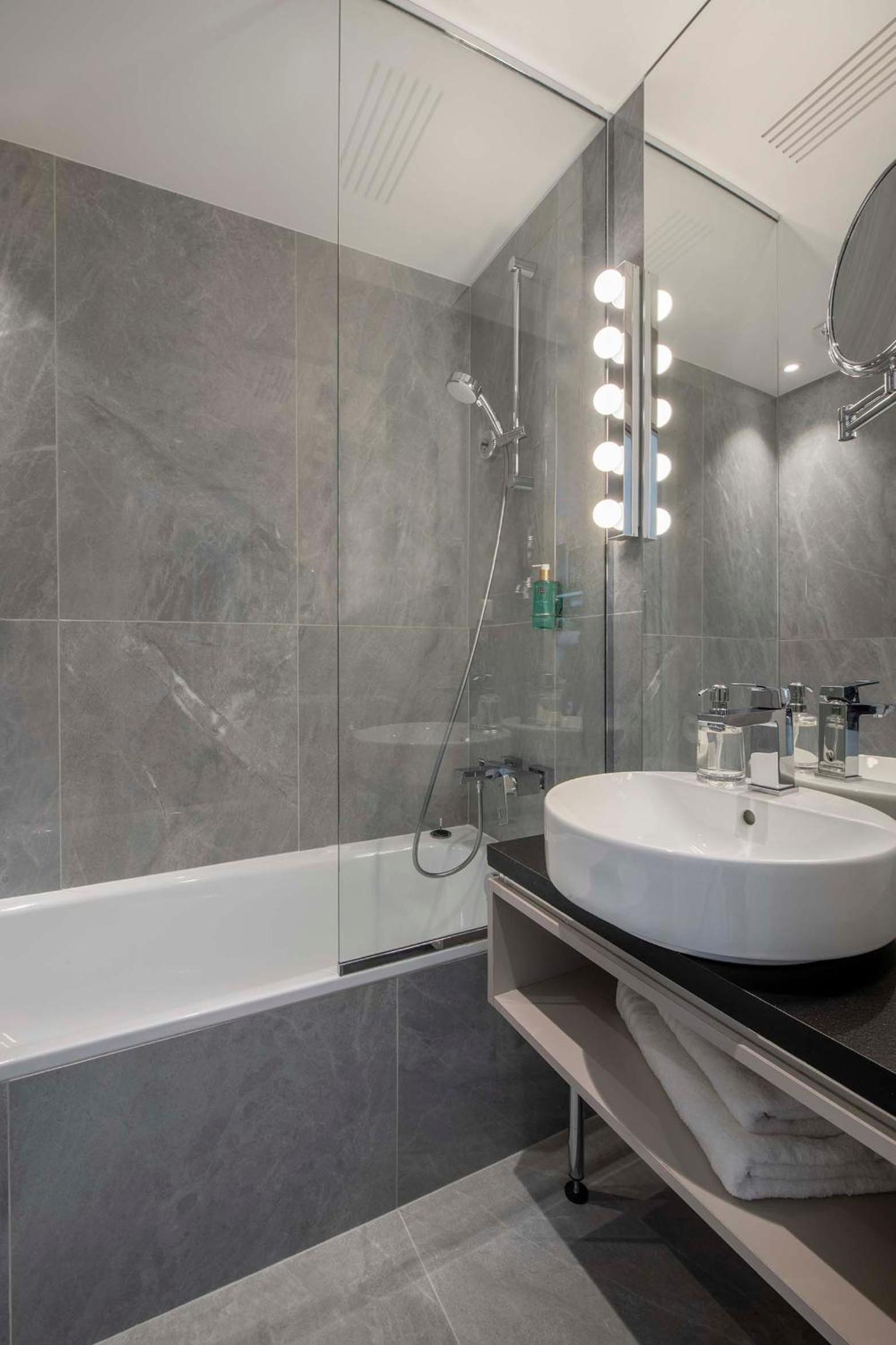 LE BEAU MARAIS - Luxury Apartments, AIR COND, LIFT