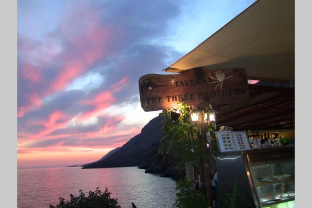 Great sea-view apartment.