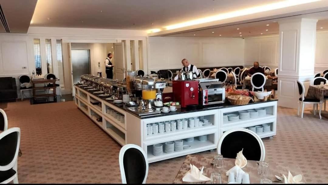 Food & Beverage