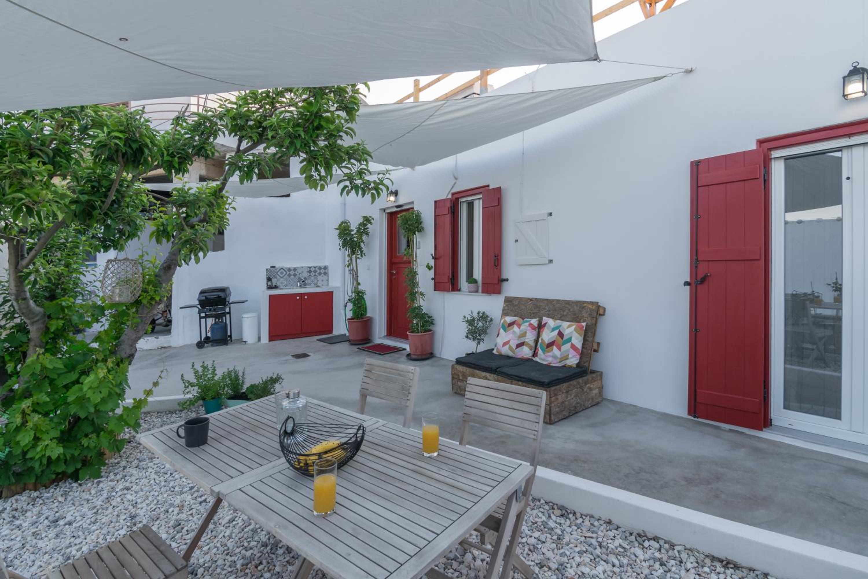 Milos Guesthouse view 2
