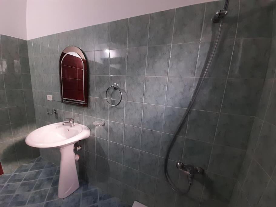 Apartments Meleqi