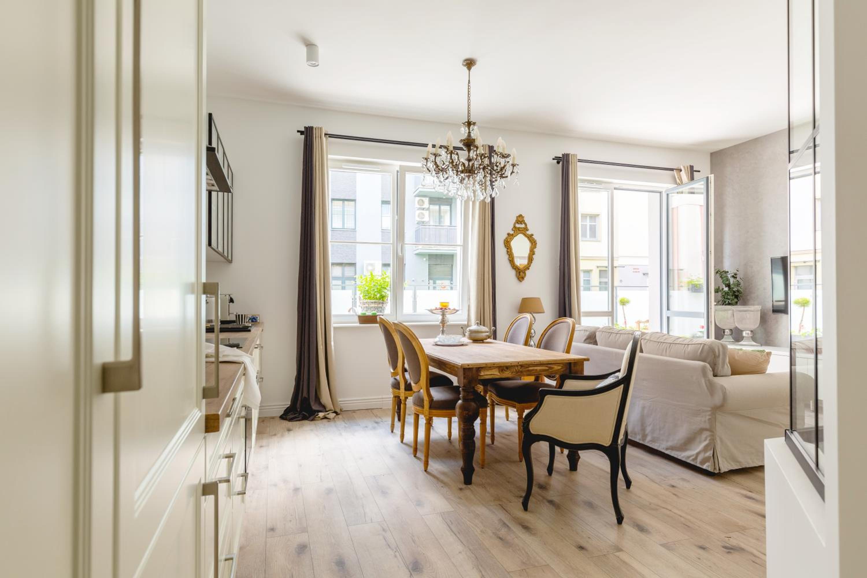 Bea Garden Home - dwie sypialnie, taras i parking