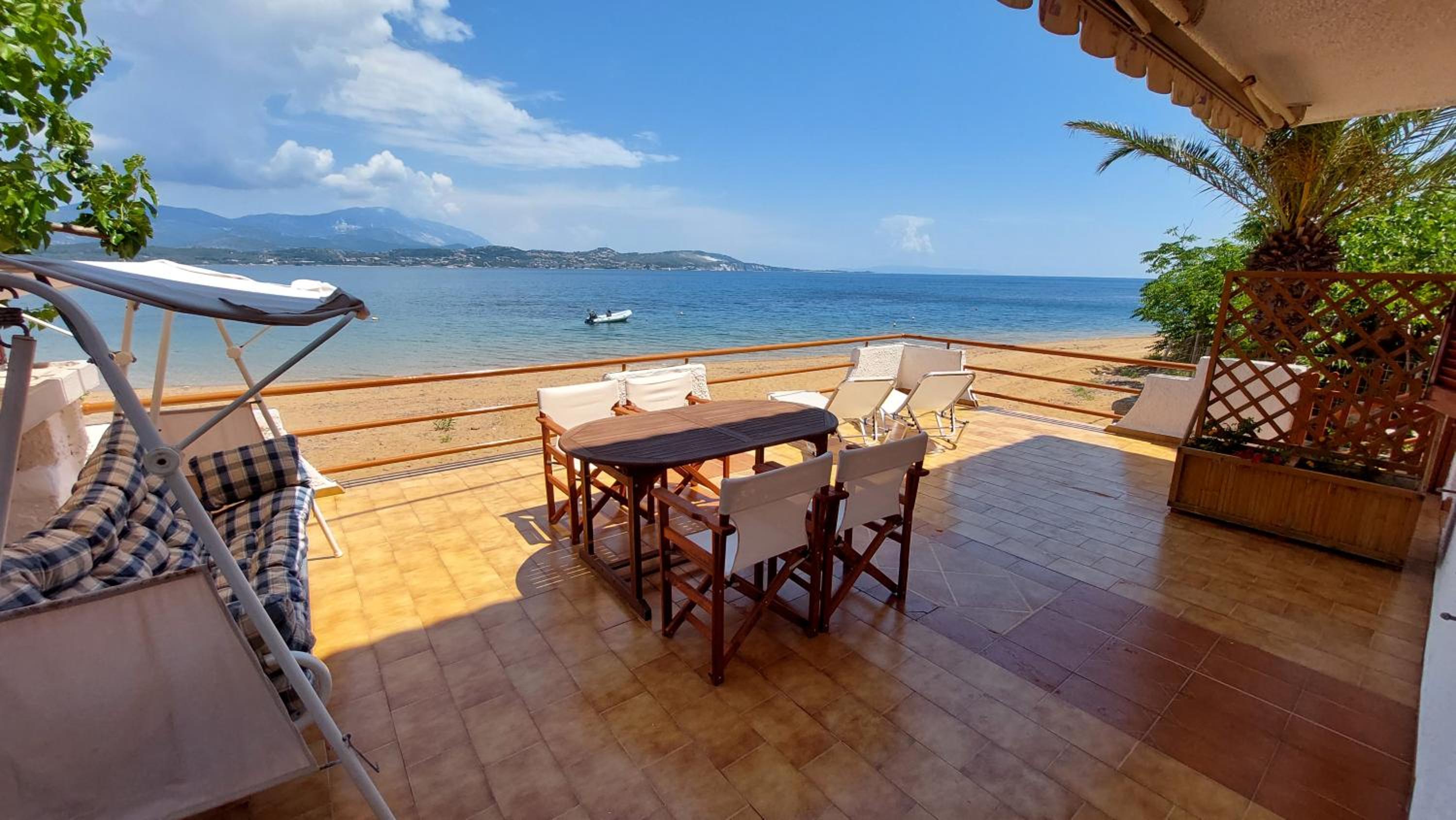 Alekos Beach Houses-Waters Edge view 4