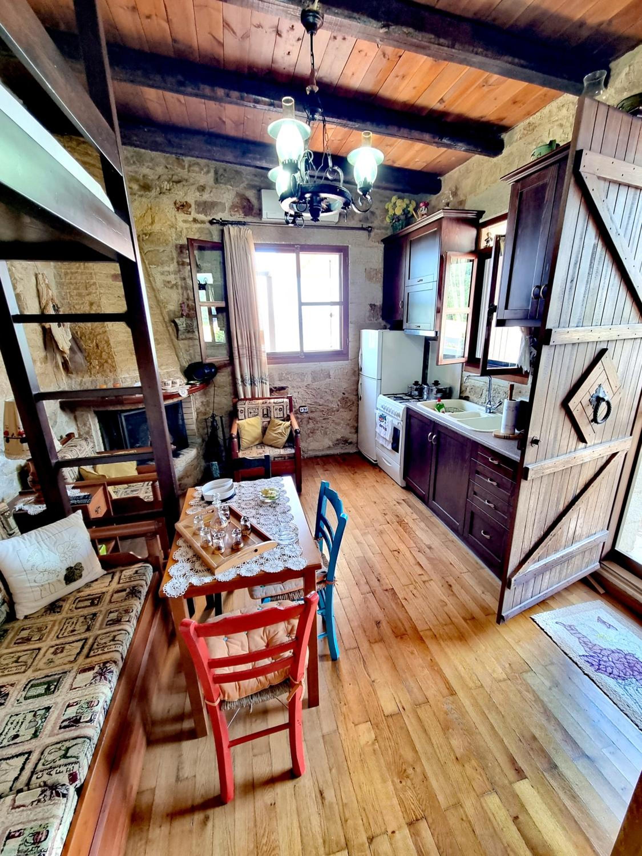 Virginia - Peaceful Traditional House