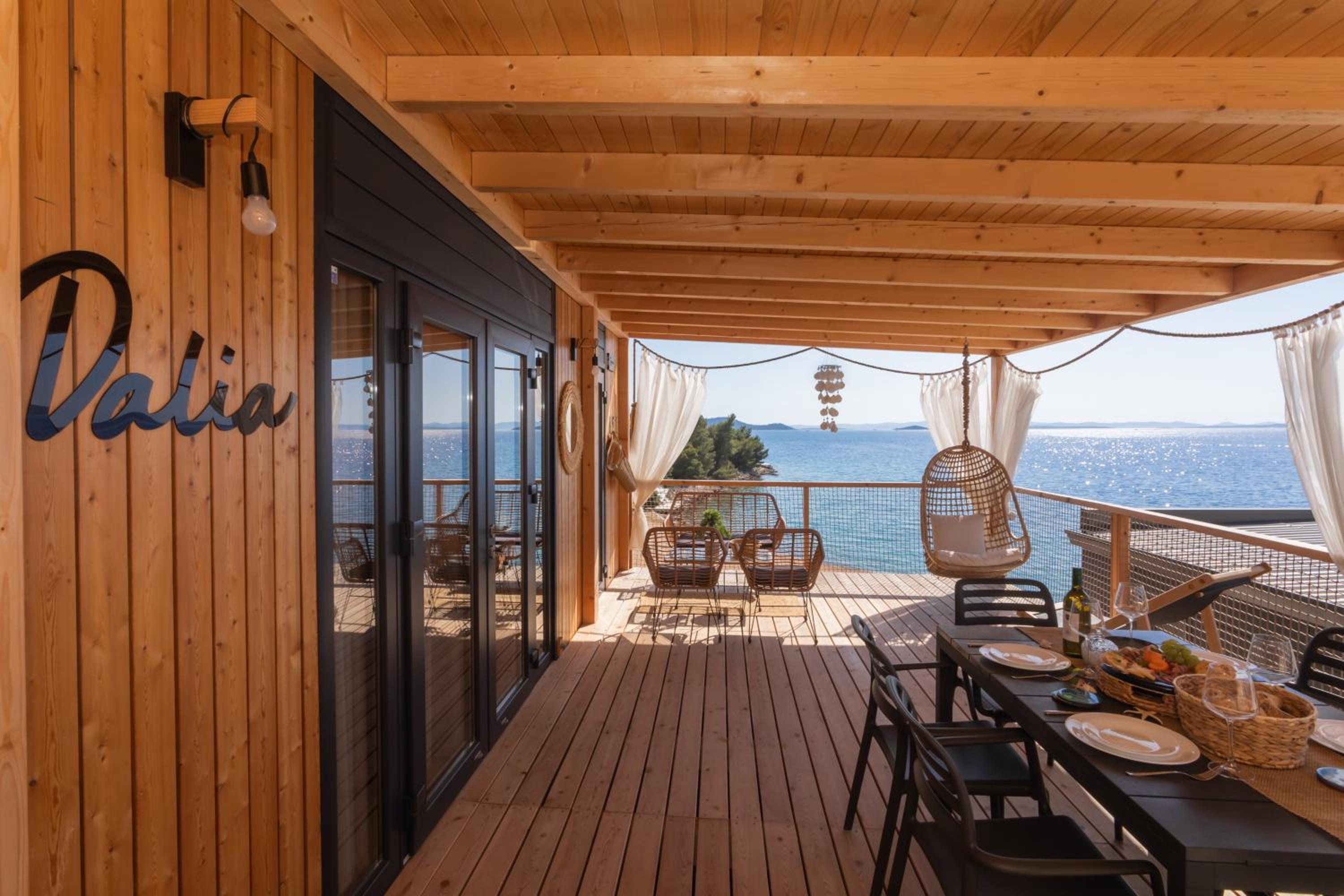 Mara's Coast - Dalia view 4