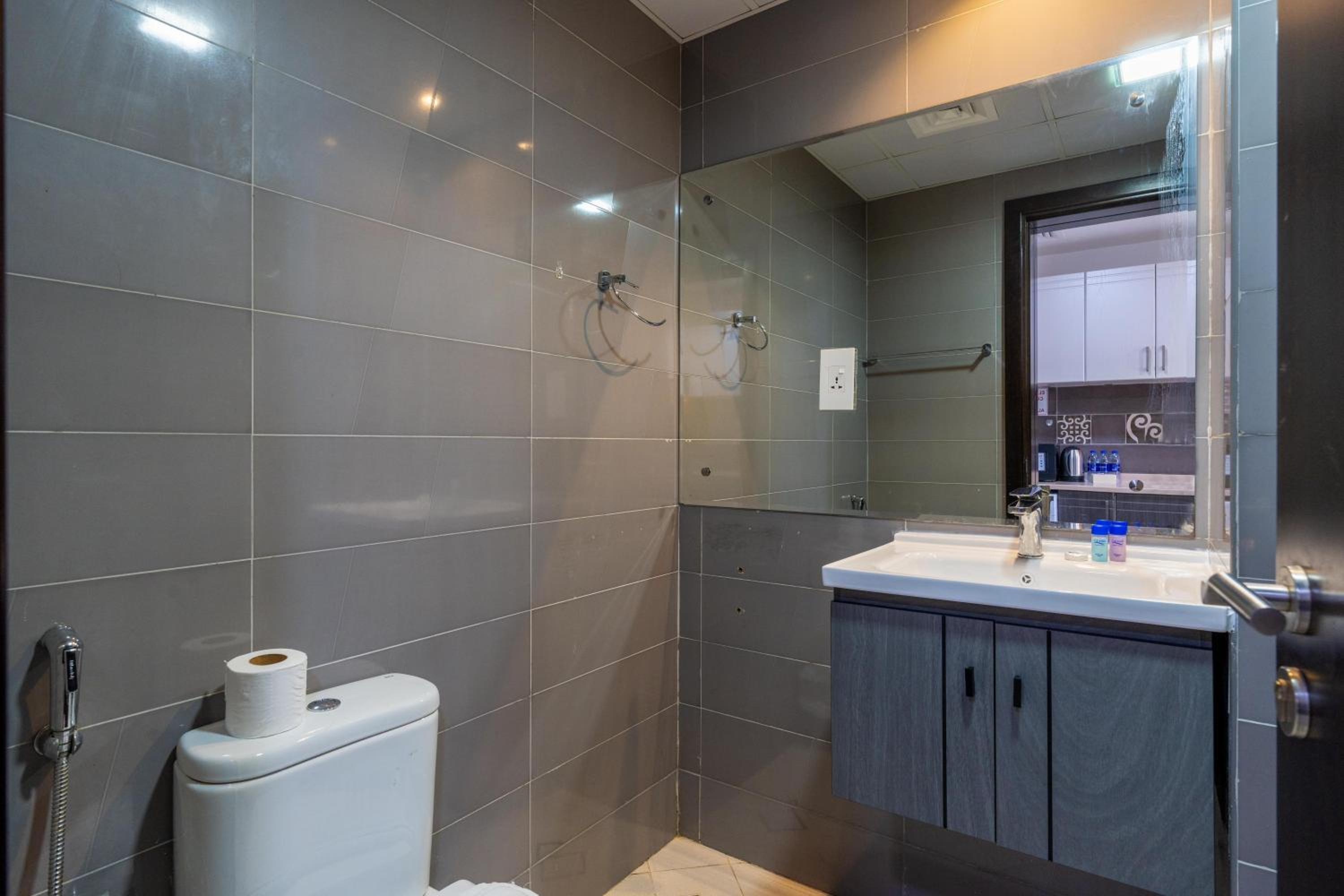 Vacay Lettings - Studio in Silicon Oasis