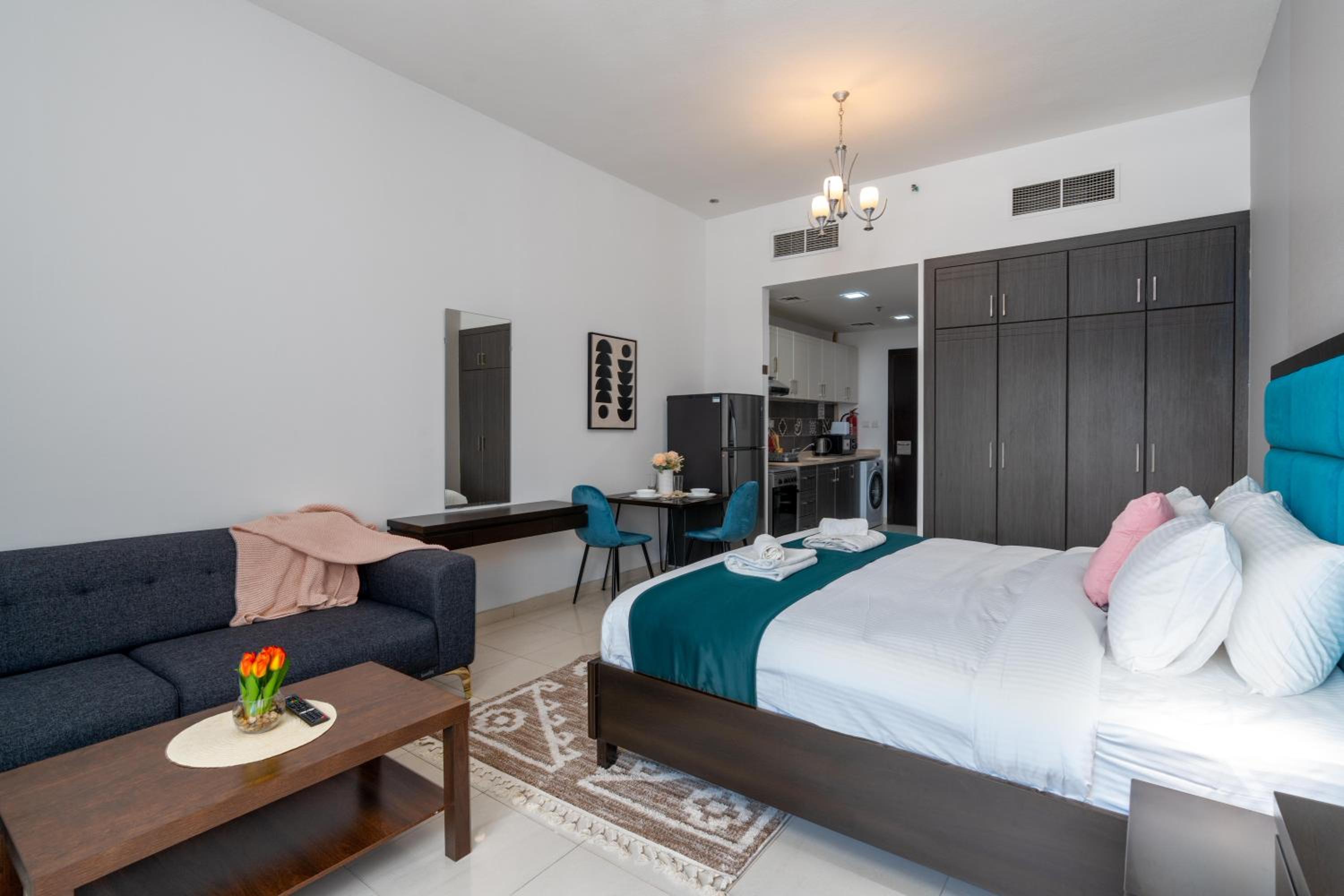 Vacay Lettings - Studio in Silicon Oasis