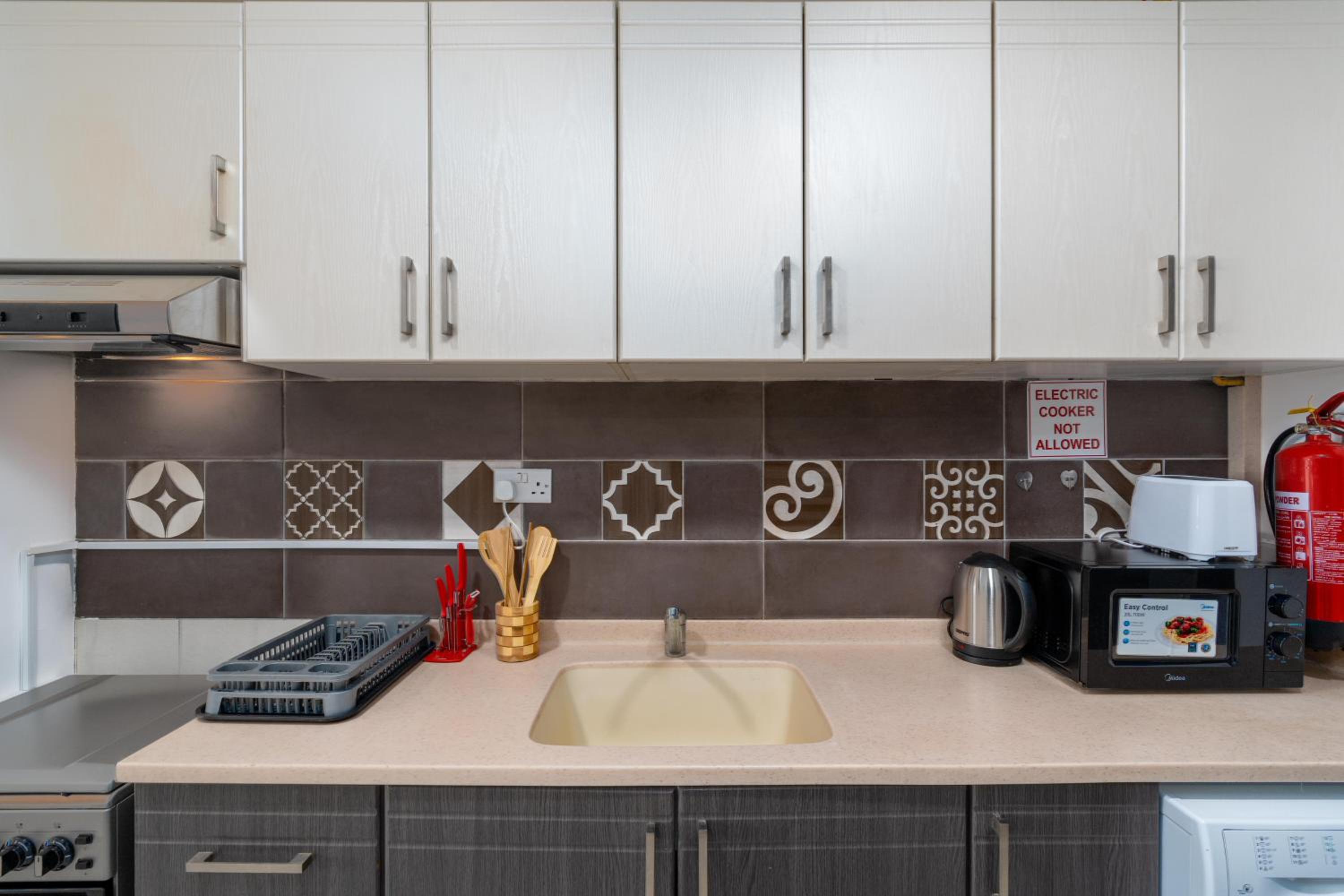 Vacay Lettings - Studio in Silicon Oasis