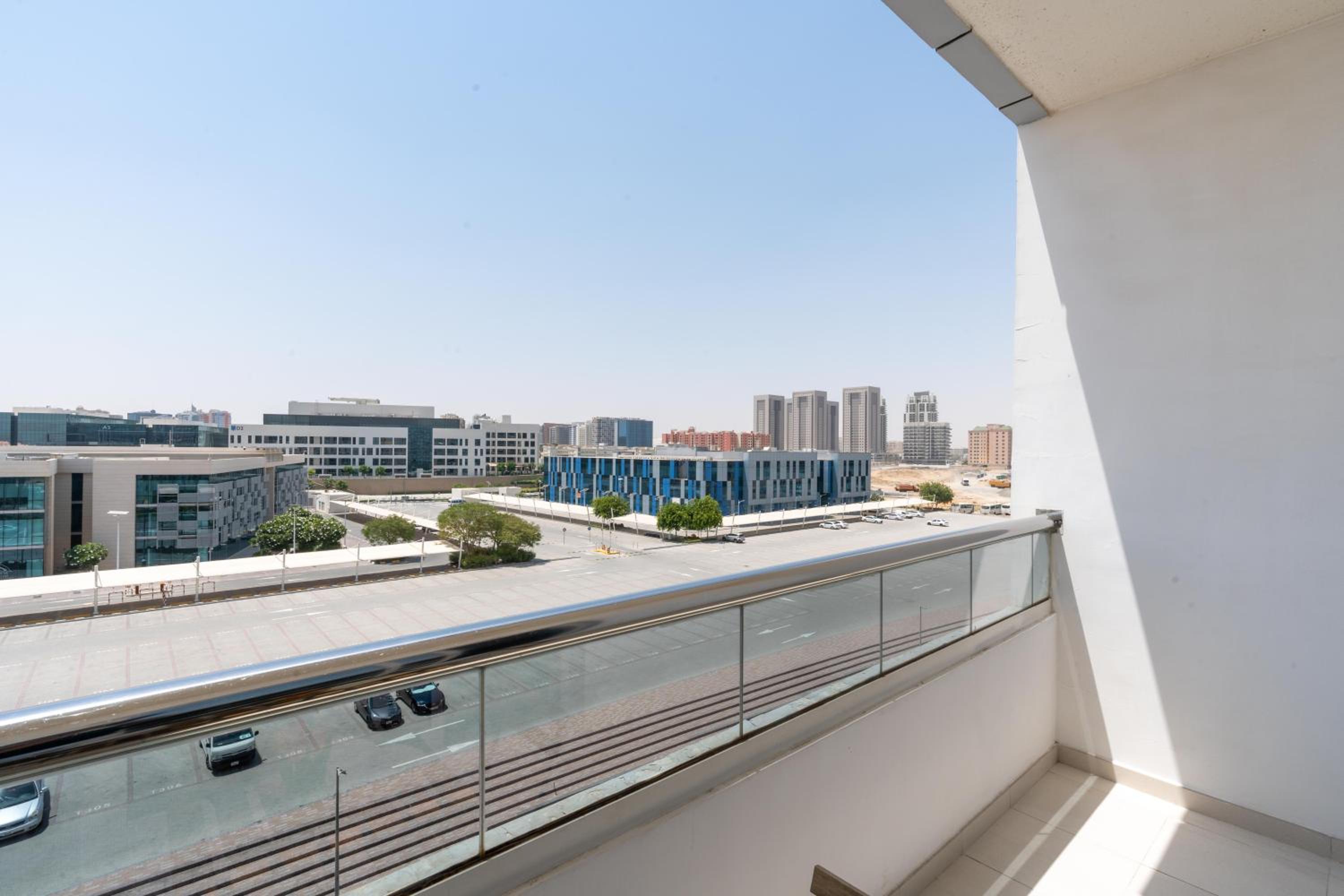 Vacay Lettings - Studio in Silicon Oasis