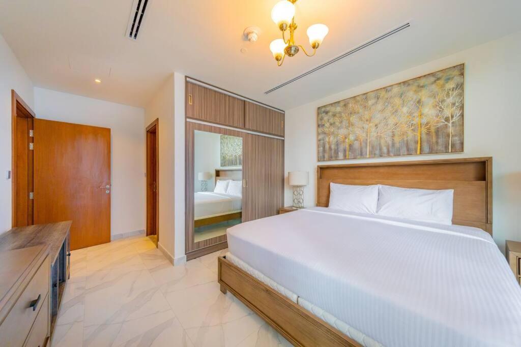 Millennium Binghatti, Business Bay - Mint Stay