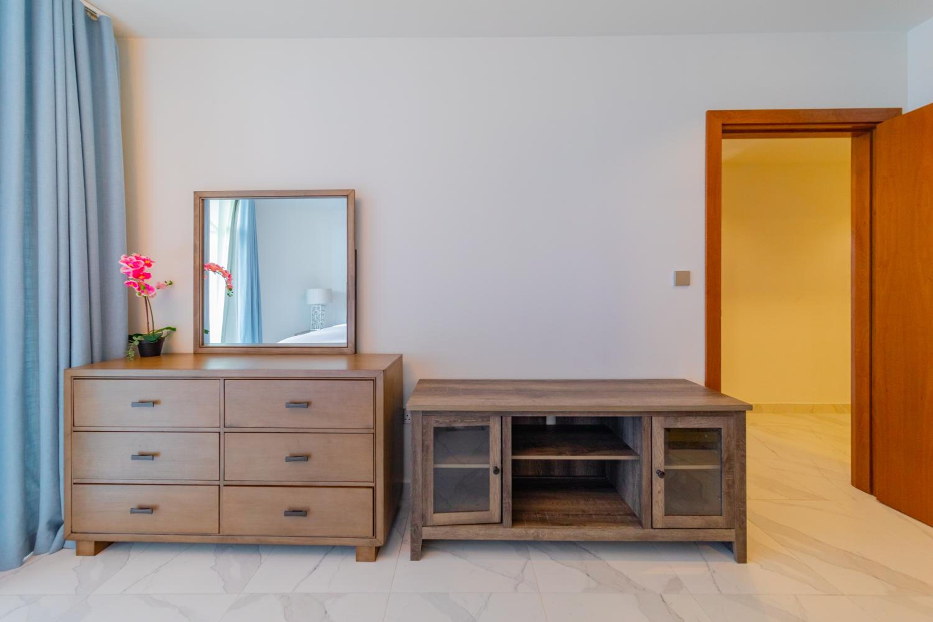 Millennium Binghatti, Business Bay - Mint Stay