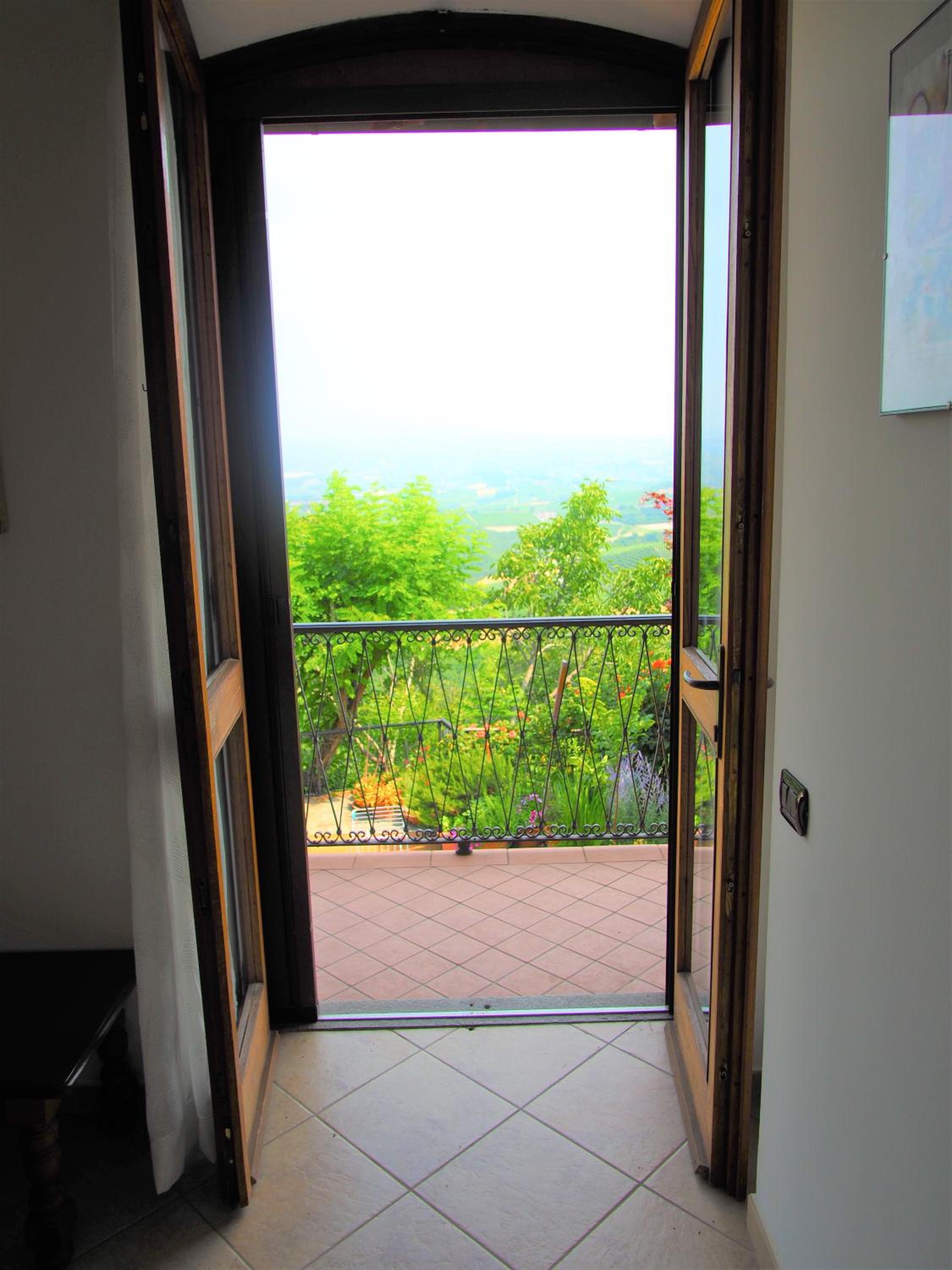 La Vigna Del Parroco view 4
