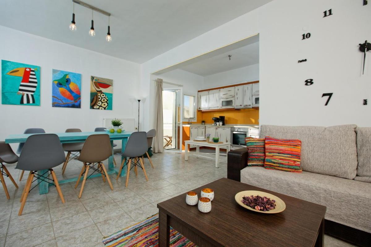 Bright and Stylish 3 Bedroom Apartment photo 1