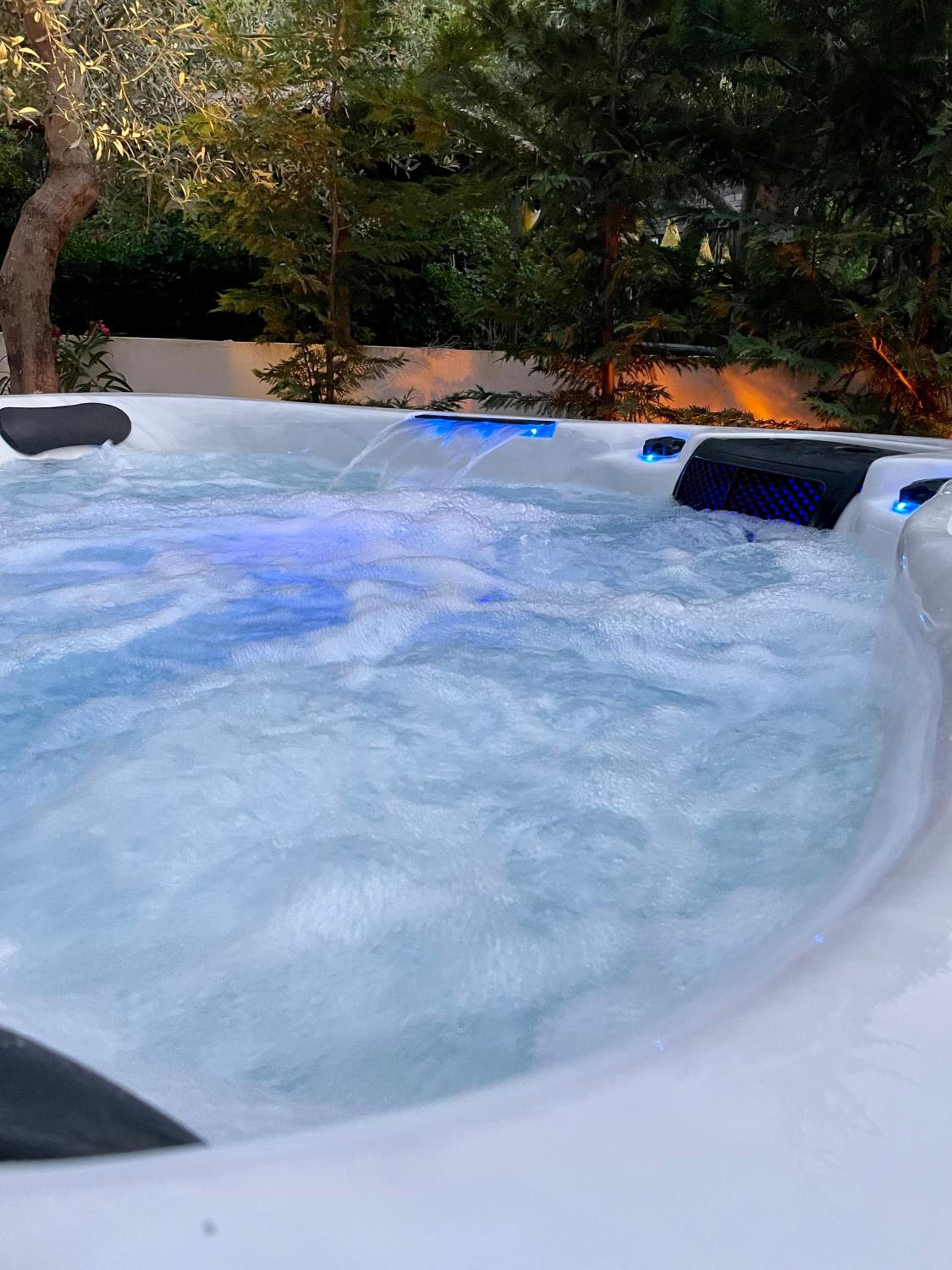 Jacuzzi
