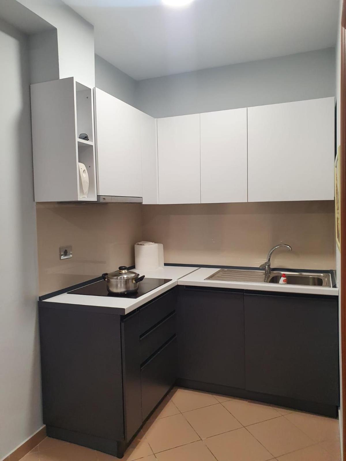 Apartament Mali i Robit