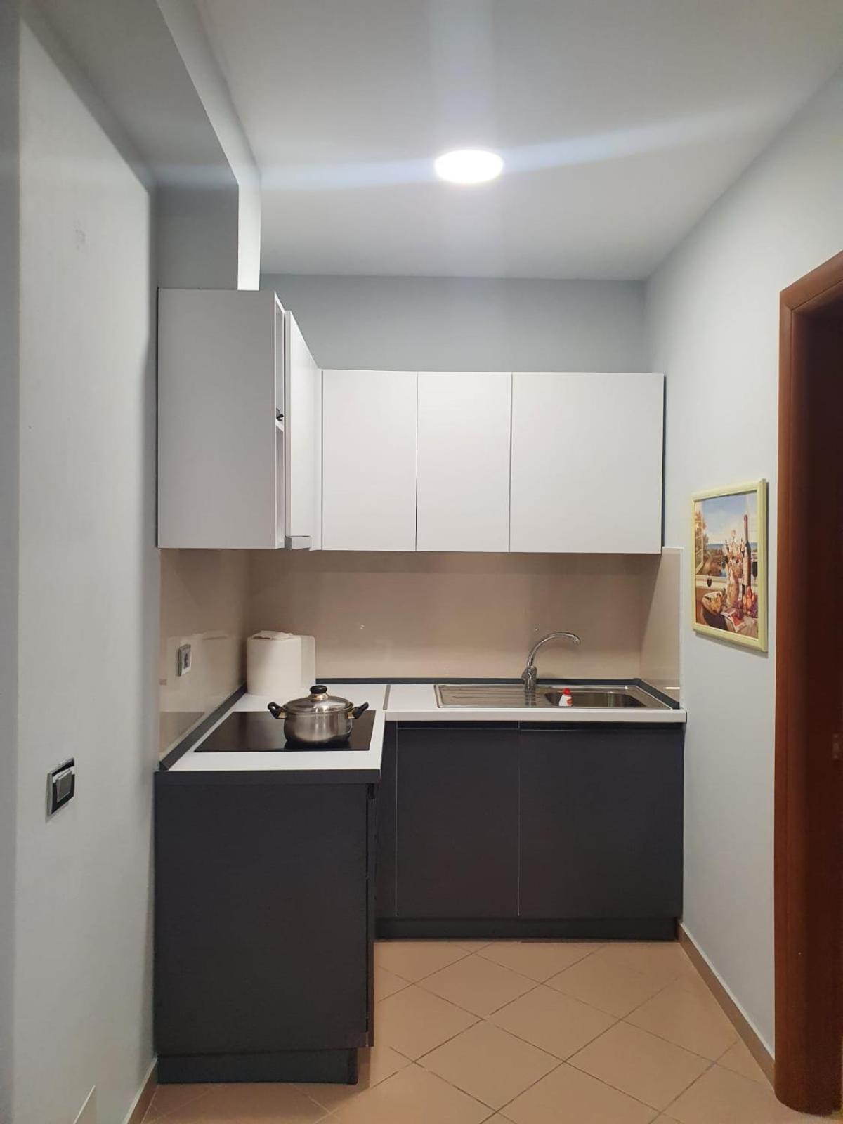 Apartament Mali i Robit