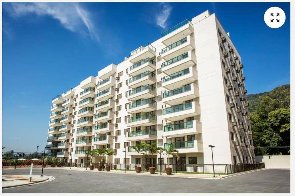 Apartamento Padrão em condominio completo no Recreio