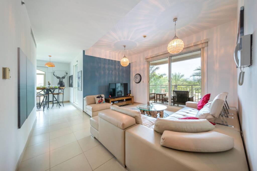 Tanaro, The Views by Emaar - Mint Stay