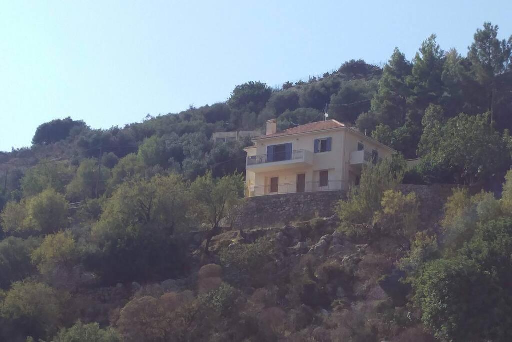 Traditional Sea View Vacation Home in Kourouklata photo 3