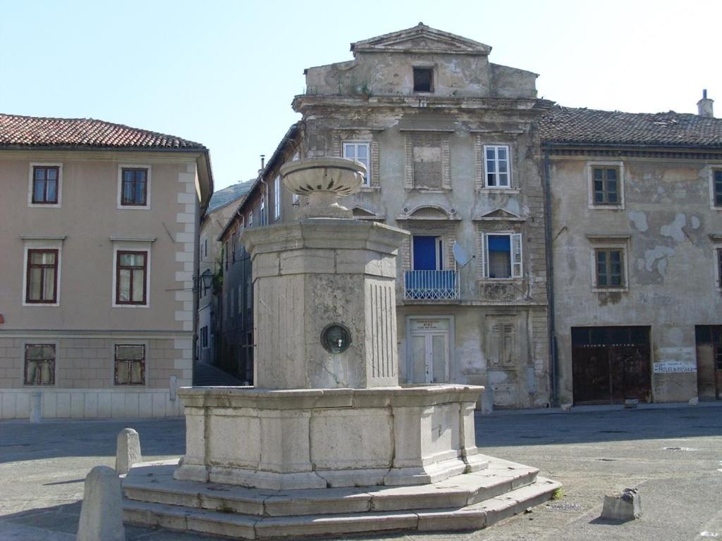 Photo 32
