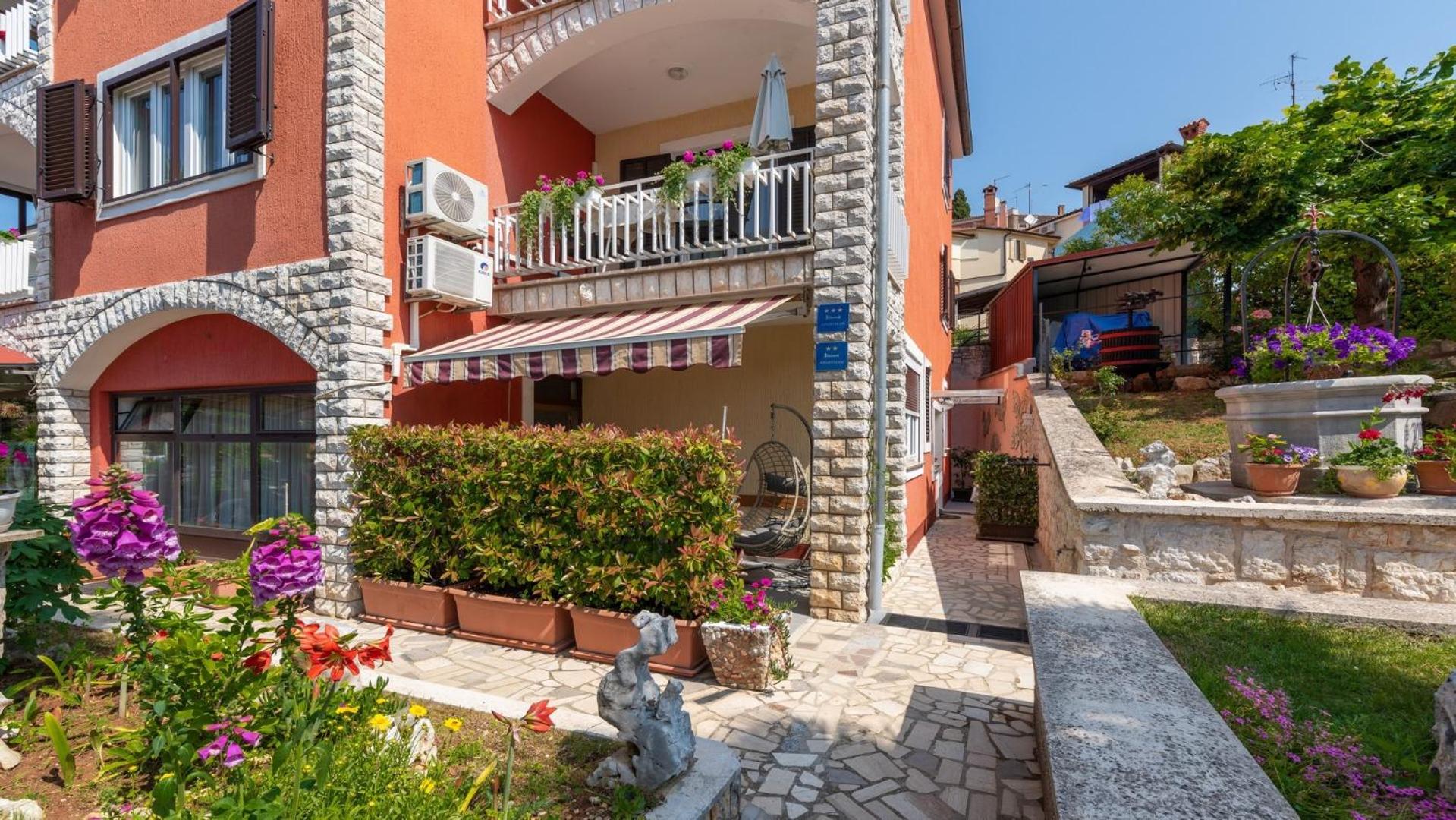 Vrsar Vacations - Apartments in City Centar of Lovely Vrsar - Property Image 3