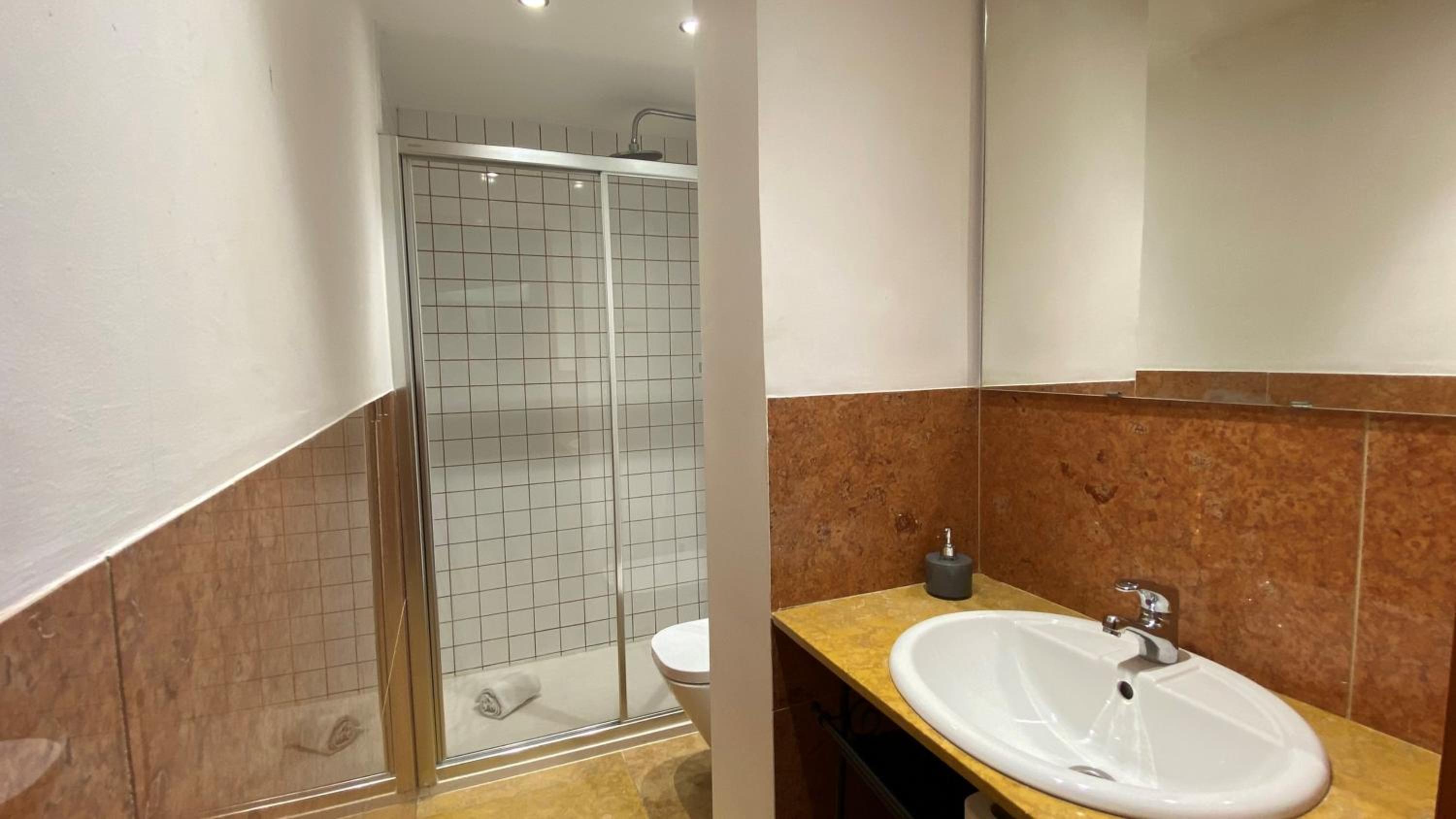 BEST - Studio Porto Downtown with AC and Parking view 4