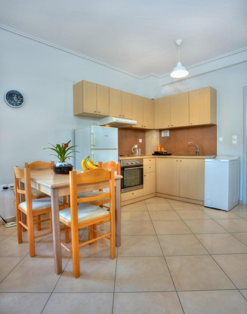 Thea Hotel - Studios & Suites