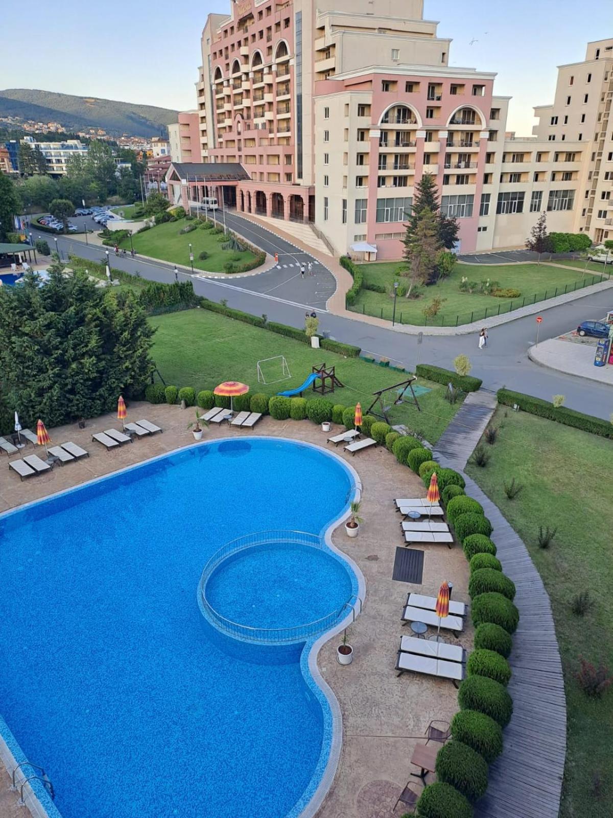 SUNNY BEACH PLAZA Apartments view 4