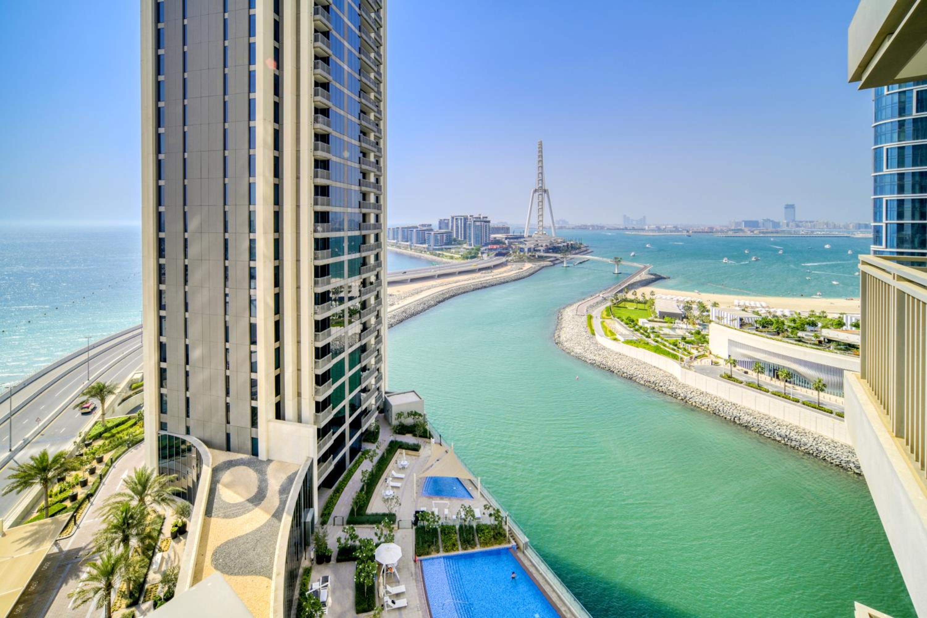 Luxury Brand New 2 Bedroom with Bluewater Views