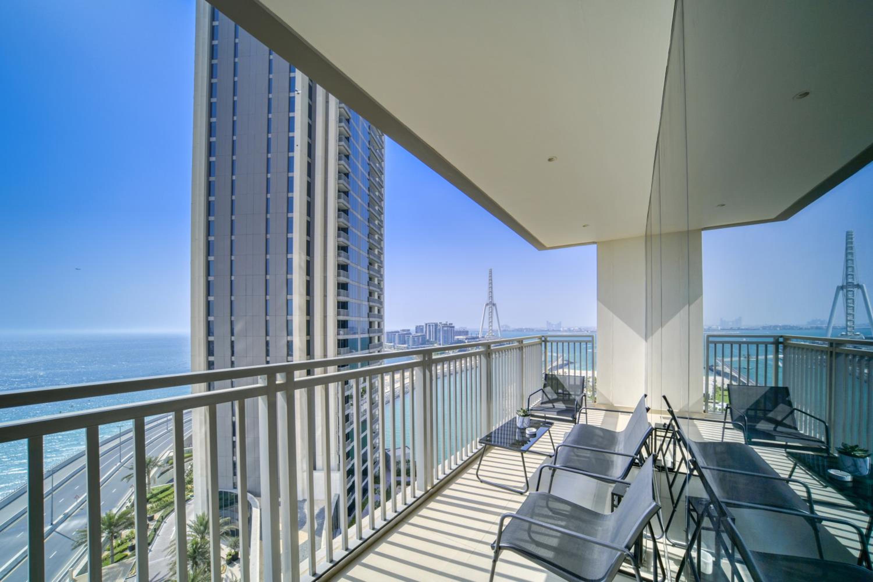 Luxury Brand New 2 Bedroom with Bluewater Views