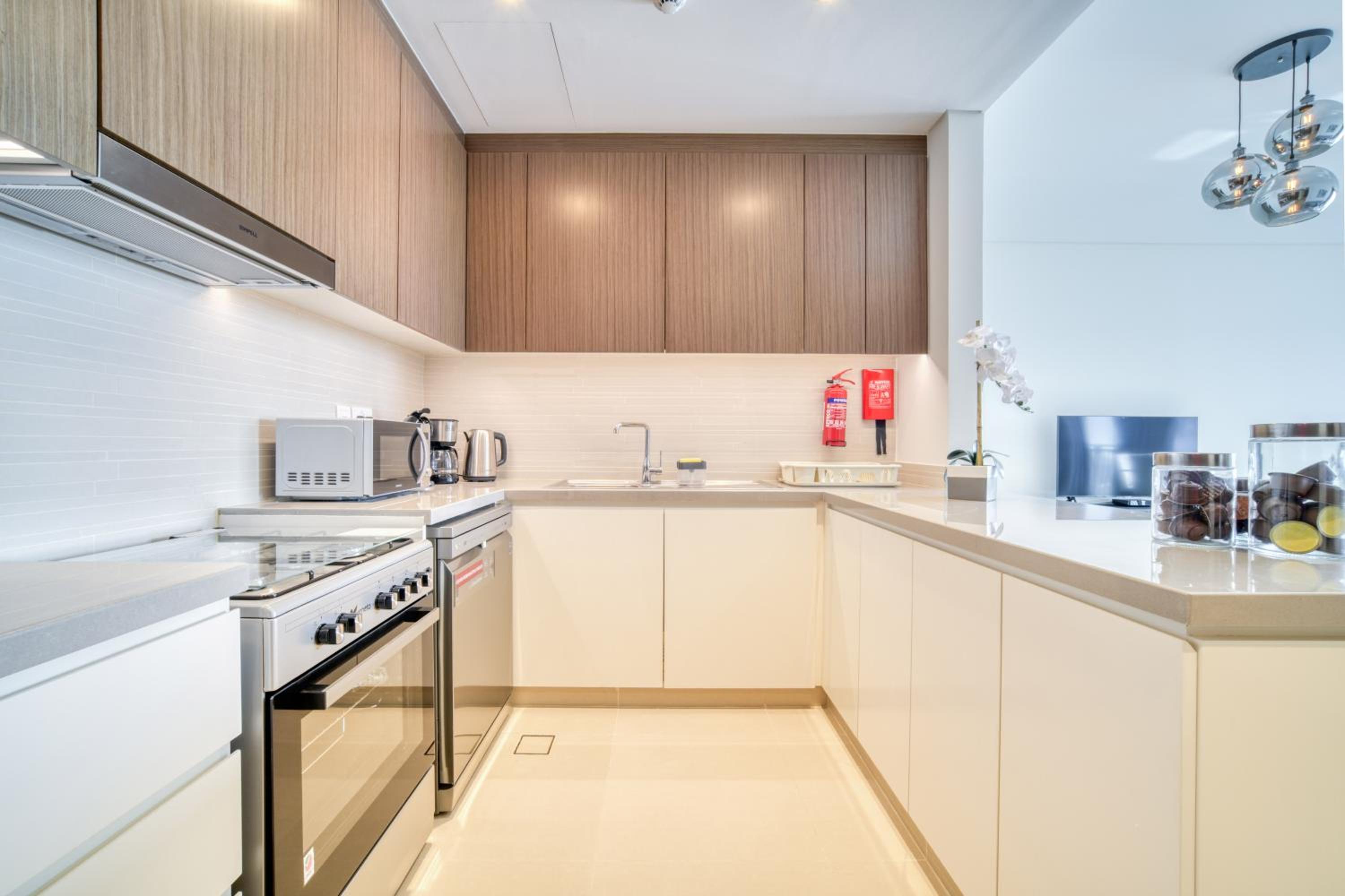 Luxury Brand New 2 Bedroom with Bluewater Views