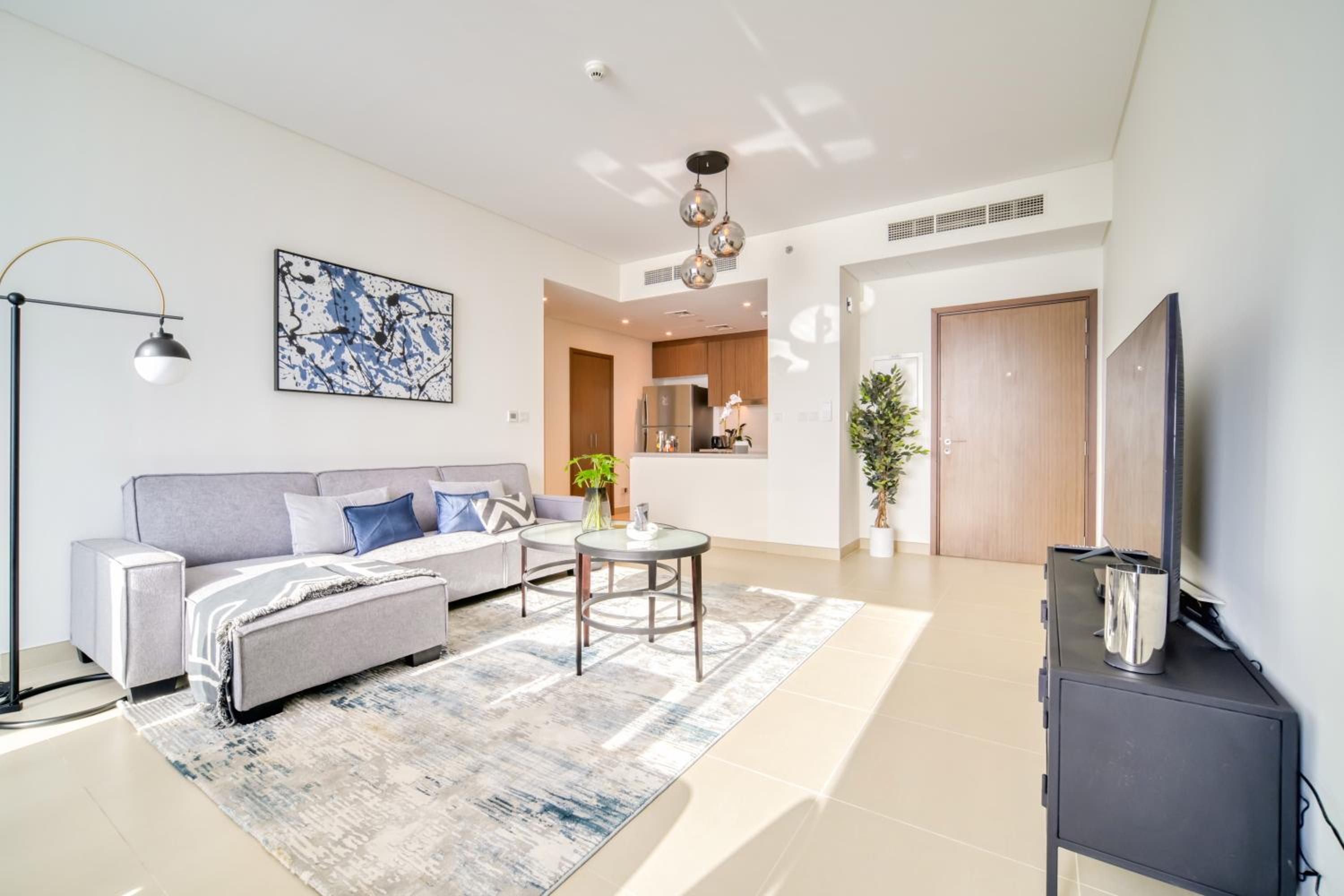 Luxury Brand New 2 Bedroom with Bluewater Views