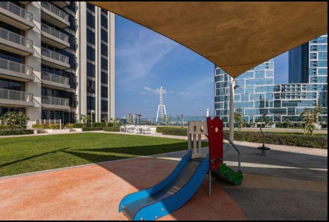 Luxury Brand New 2 Bedroom with Bluewater Views