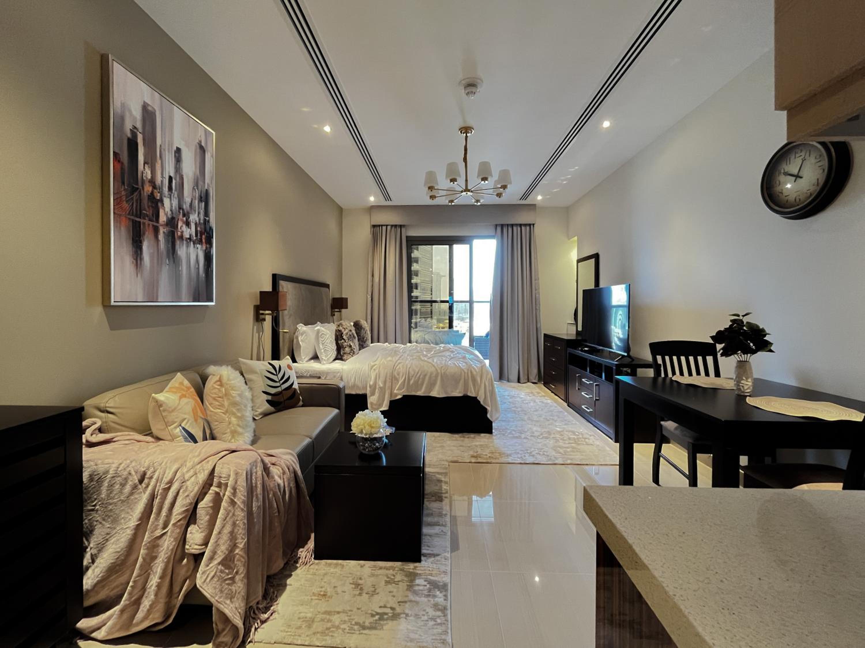 Studio Apartment with Sauna and Full Burj Khalifa View