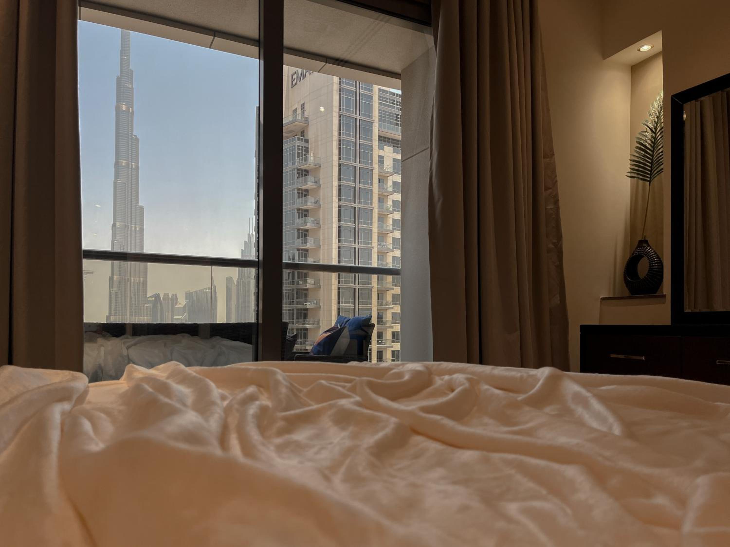Studio Apartment with Sauna and Full Burj Khalifa View