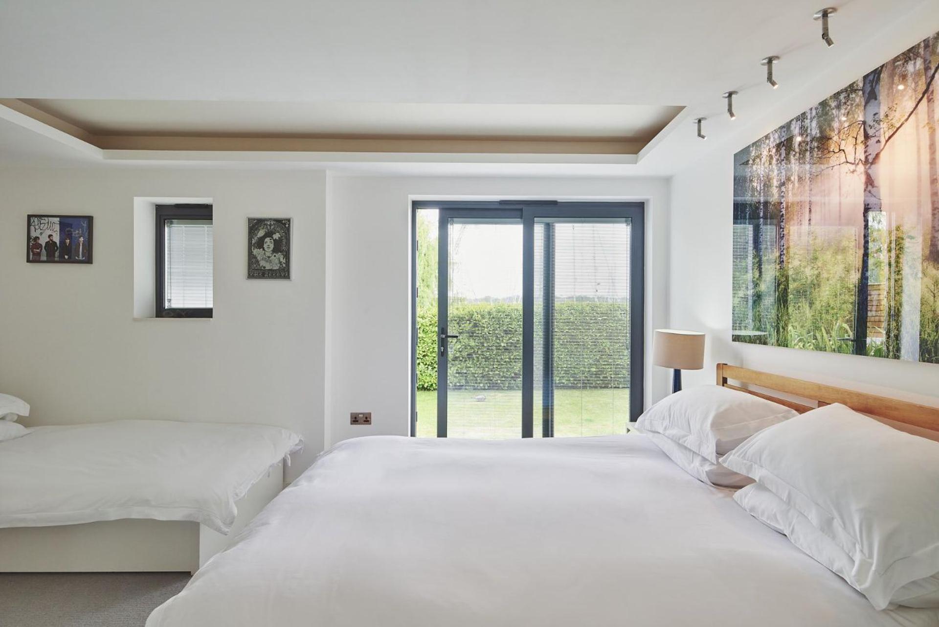 The Crewhouse view 4