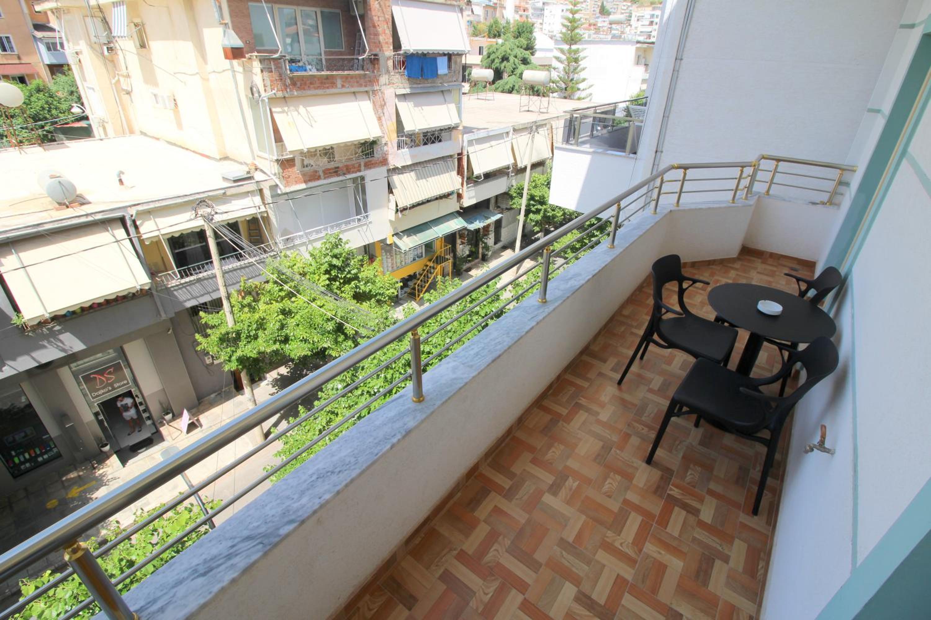 Doka Center Apartments
