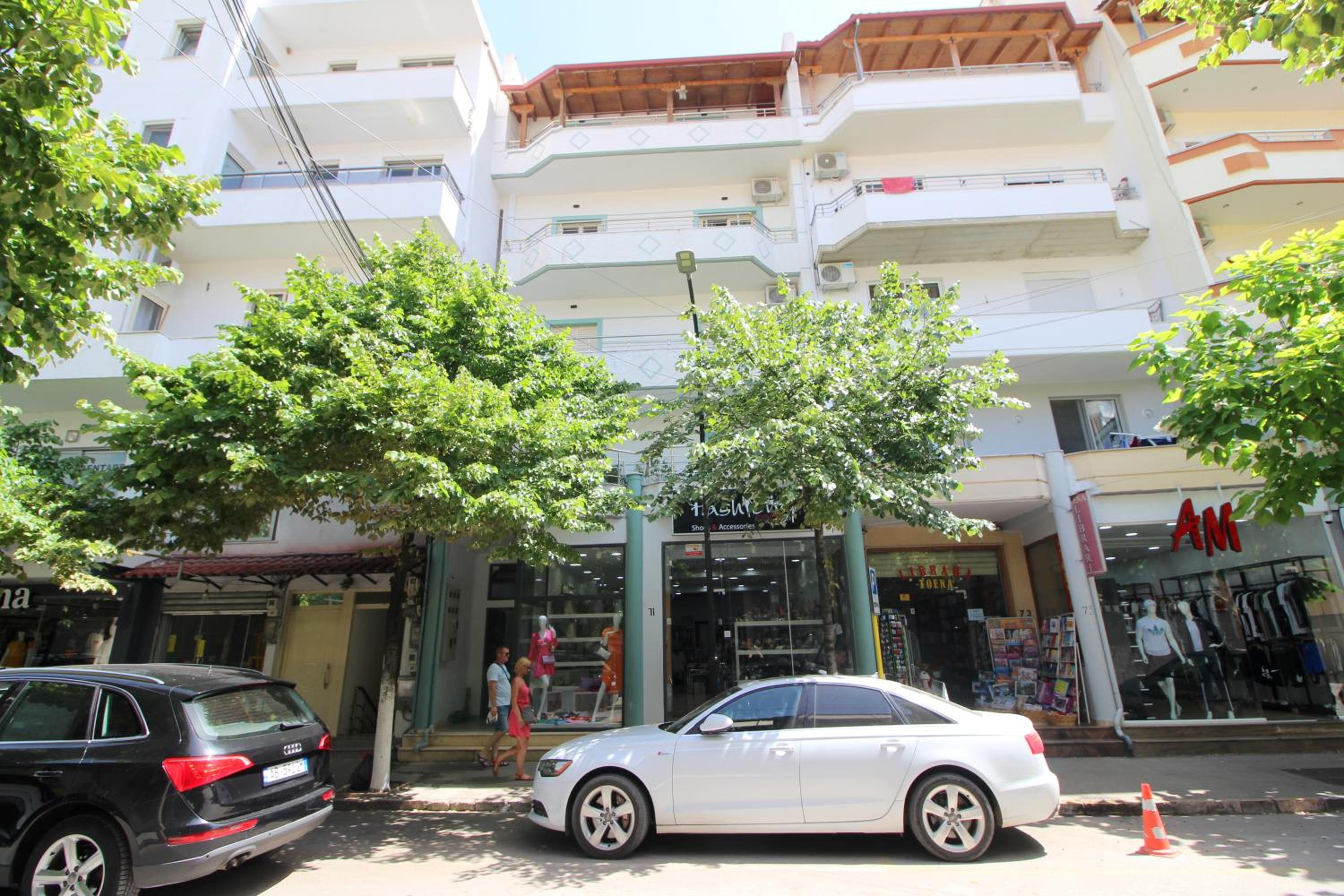 Doka Center Apartments