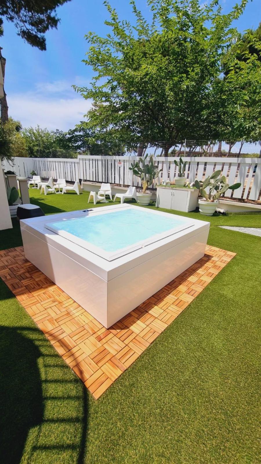 Jacuzzi