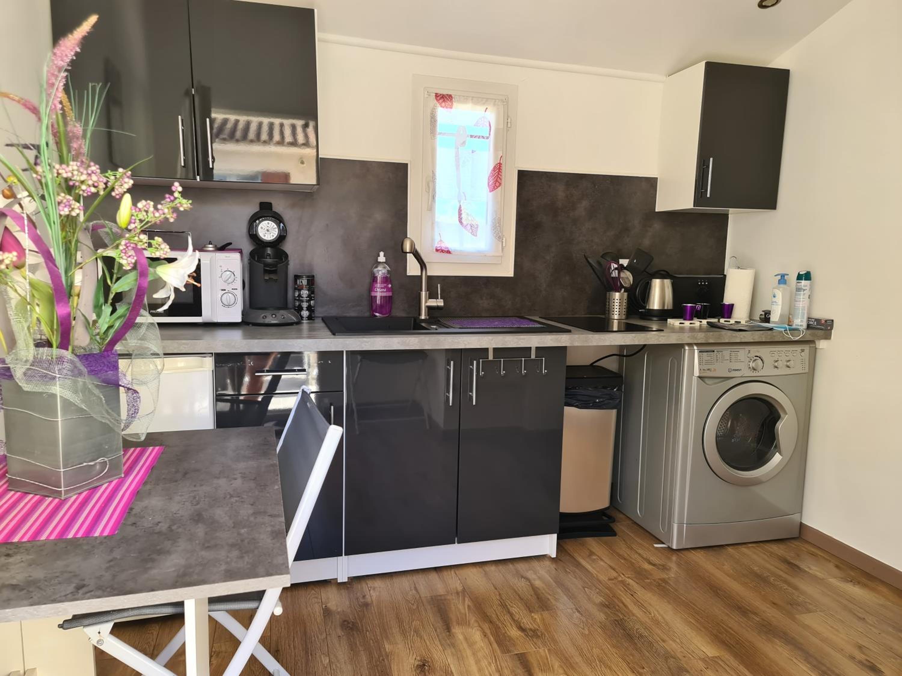 appartements dans villa privée avec piscine, jardin, parking clos, wifi, climatisation