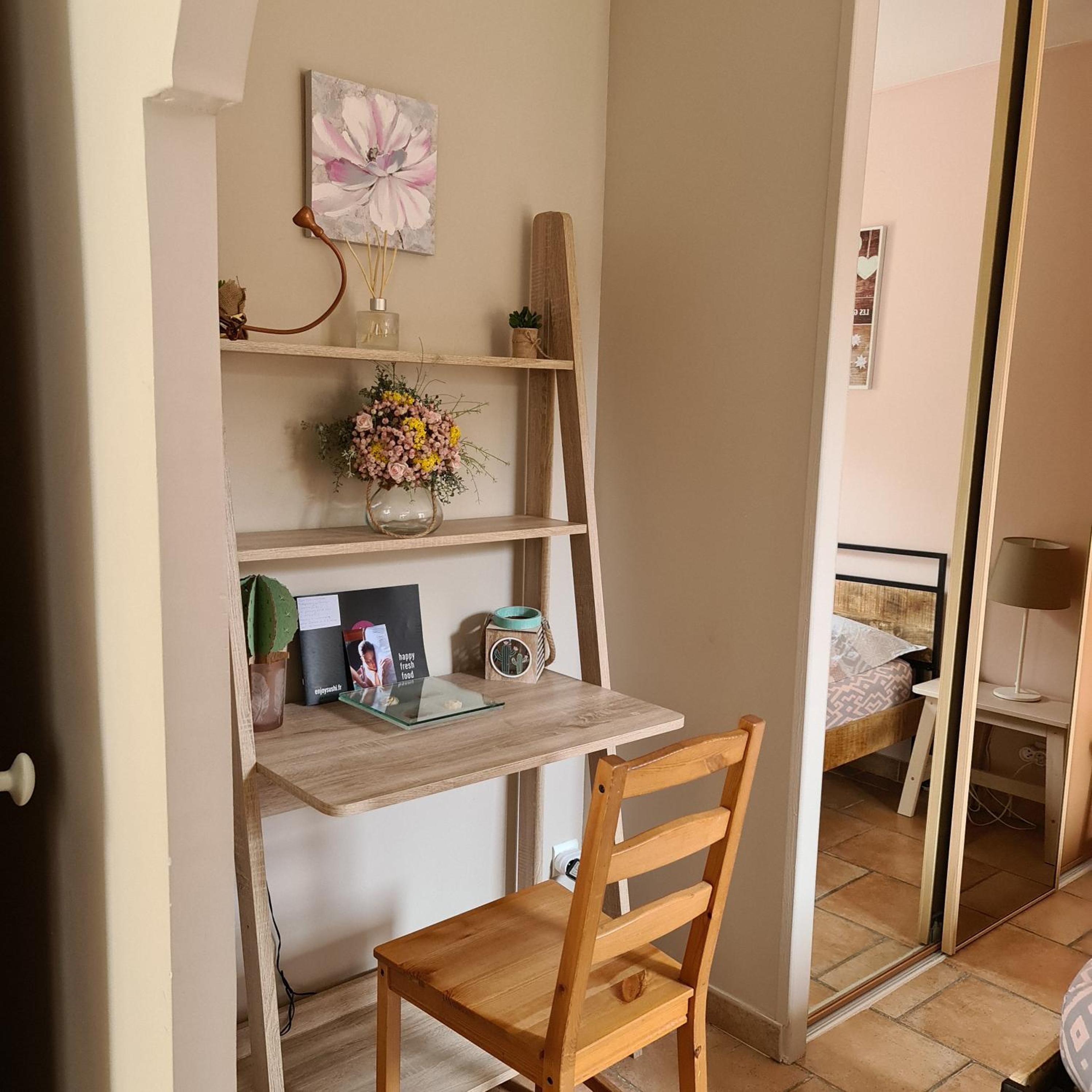 appartements dans villa privée avec piscine, jardin, parking clos, wifi, climatisation