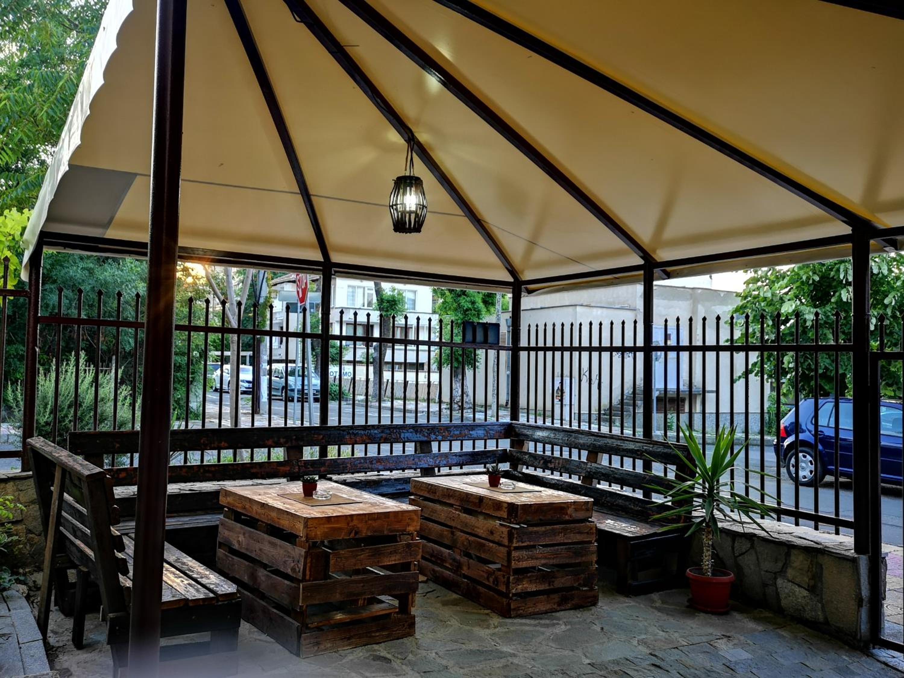 Paunovi Guest House