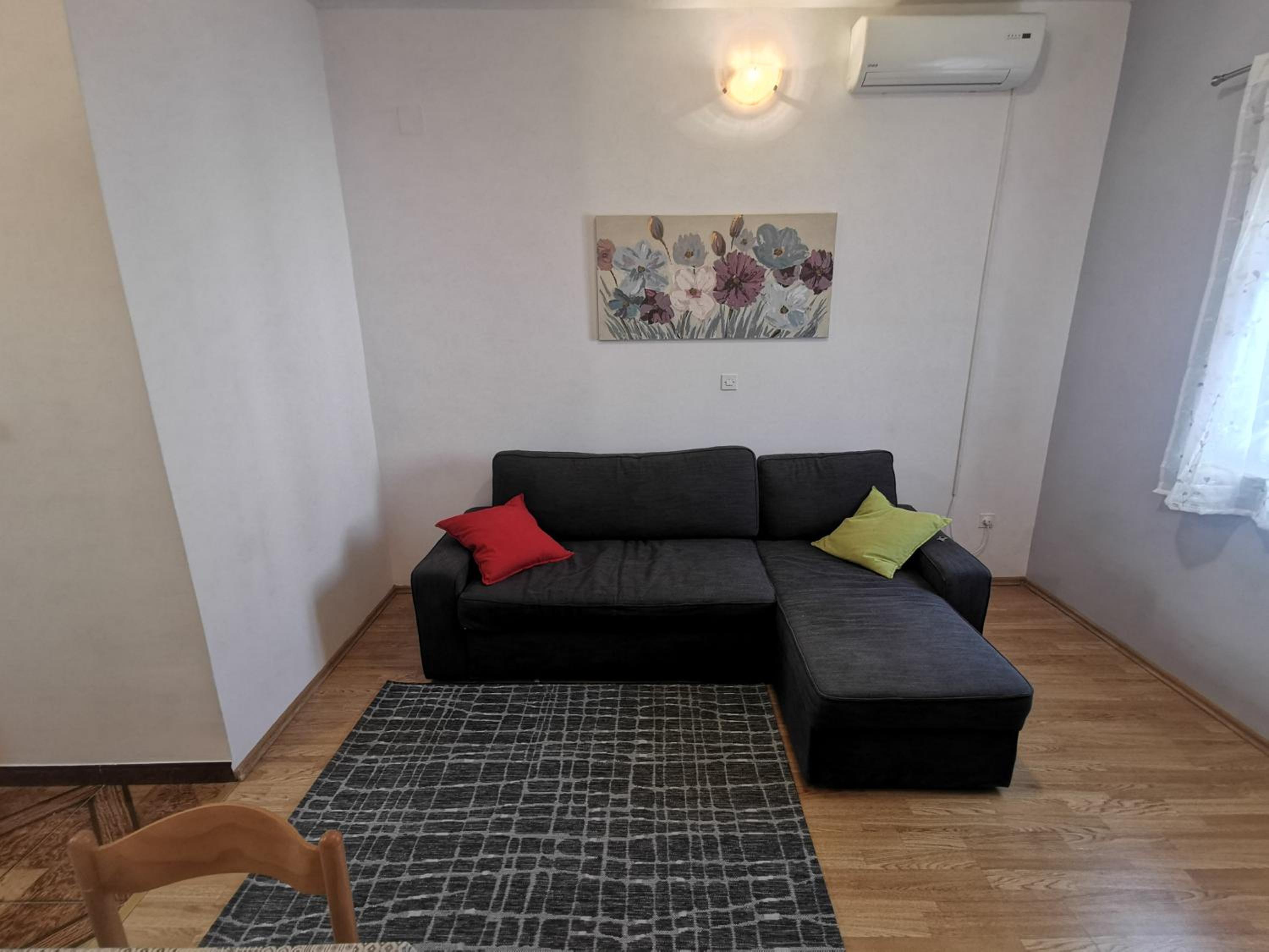 Uncle Apartment