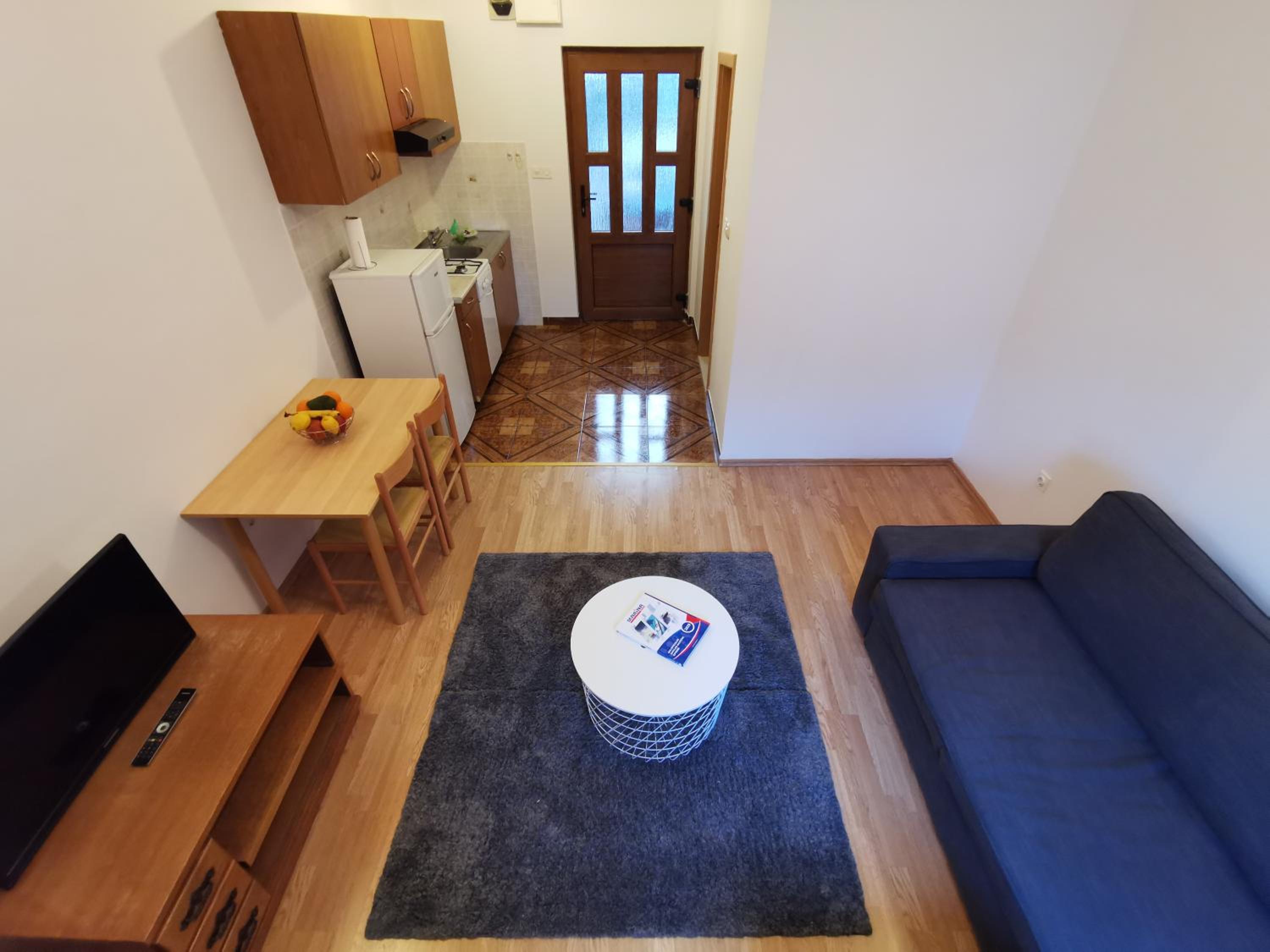 Uncle Apartment